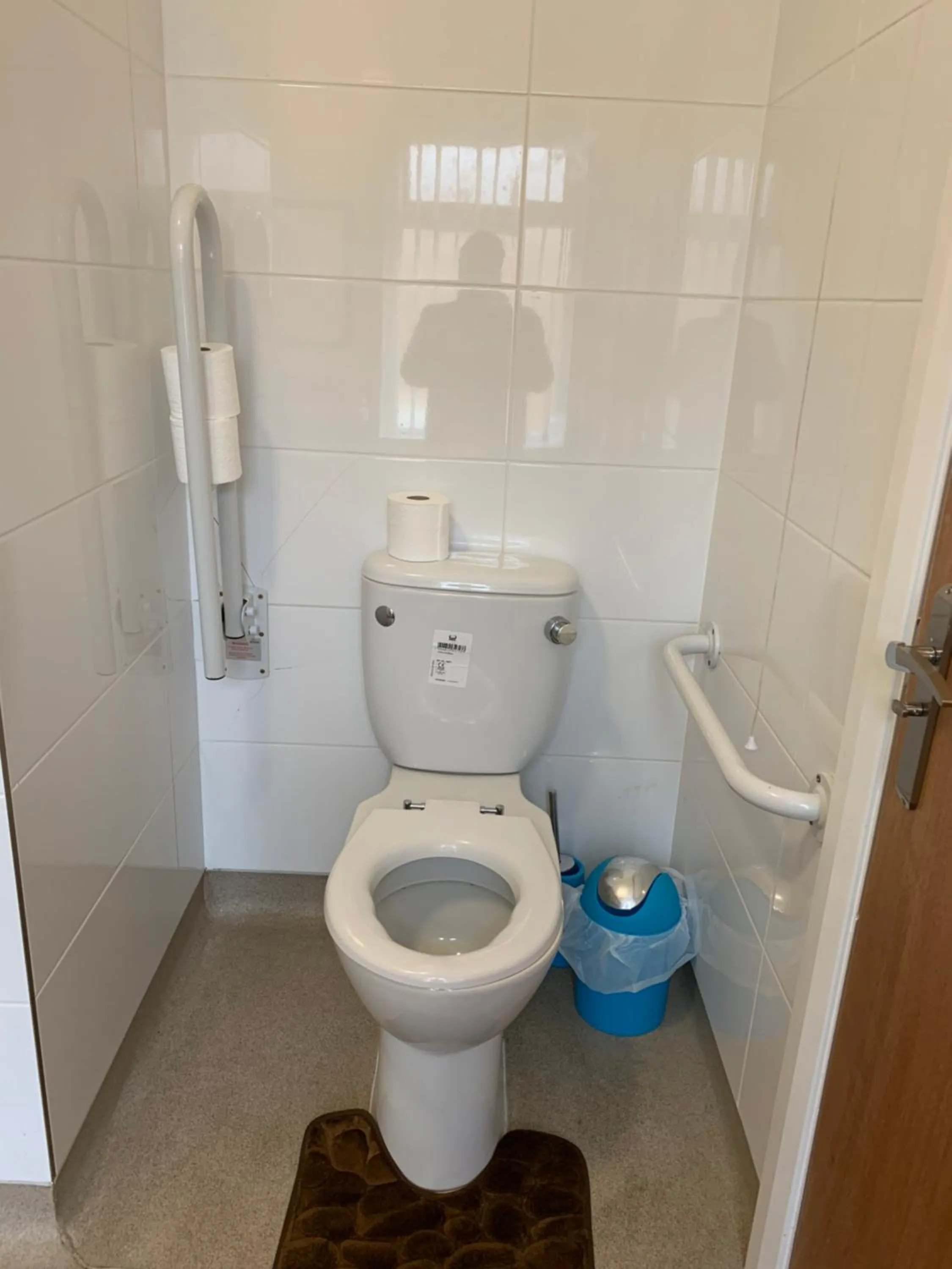 Toilet in Oxford Bed and Breakfast