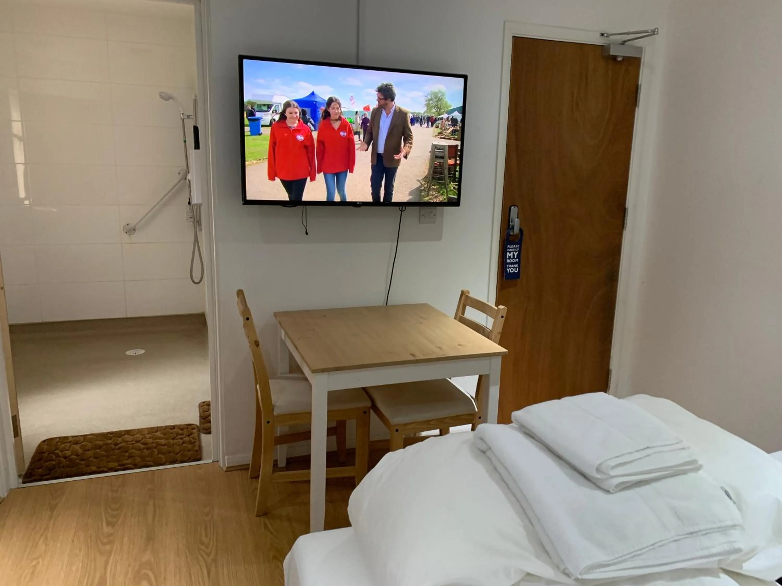 Communal lounge/ TV room, Bed in Oxford Bed and Breakfast