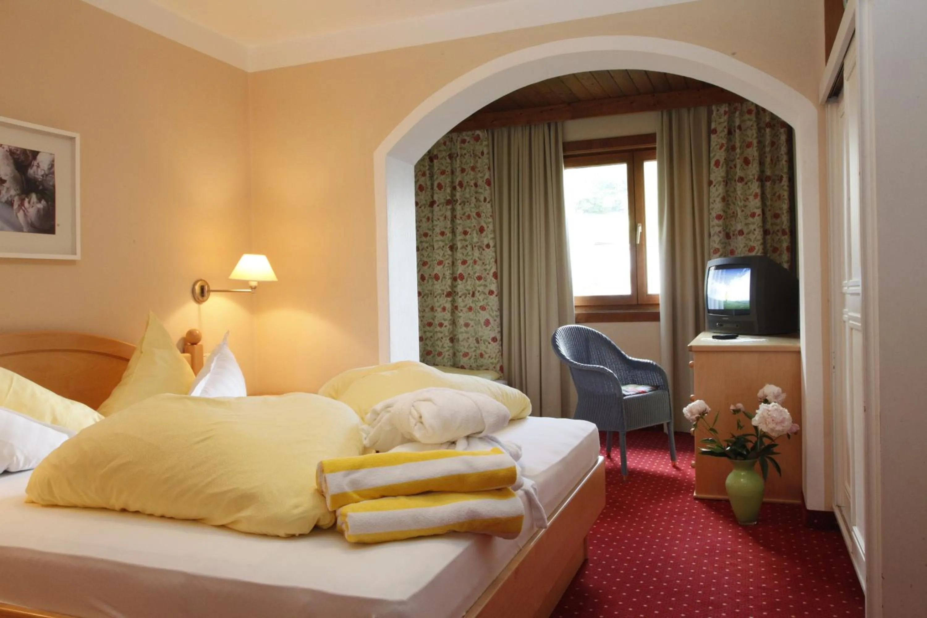 Bedroom, Bed in Gästehaus Schusser an der Therme, Frühstück, Doppelzimmer und Ferienwohnung