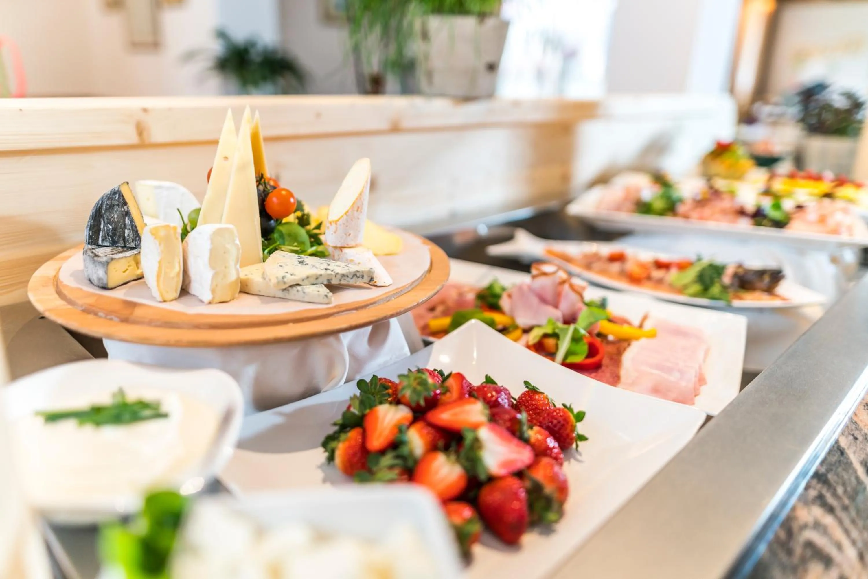Restaurant/places to eat in Gästehaus Schusser an der Therme, Frühstück, Doppelzimmer und Ferienwohnung