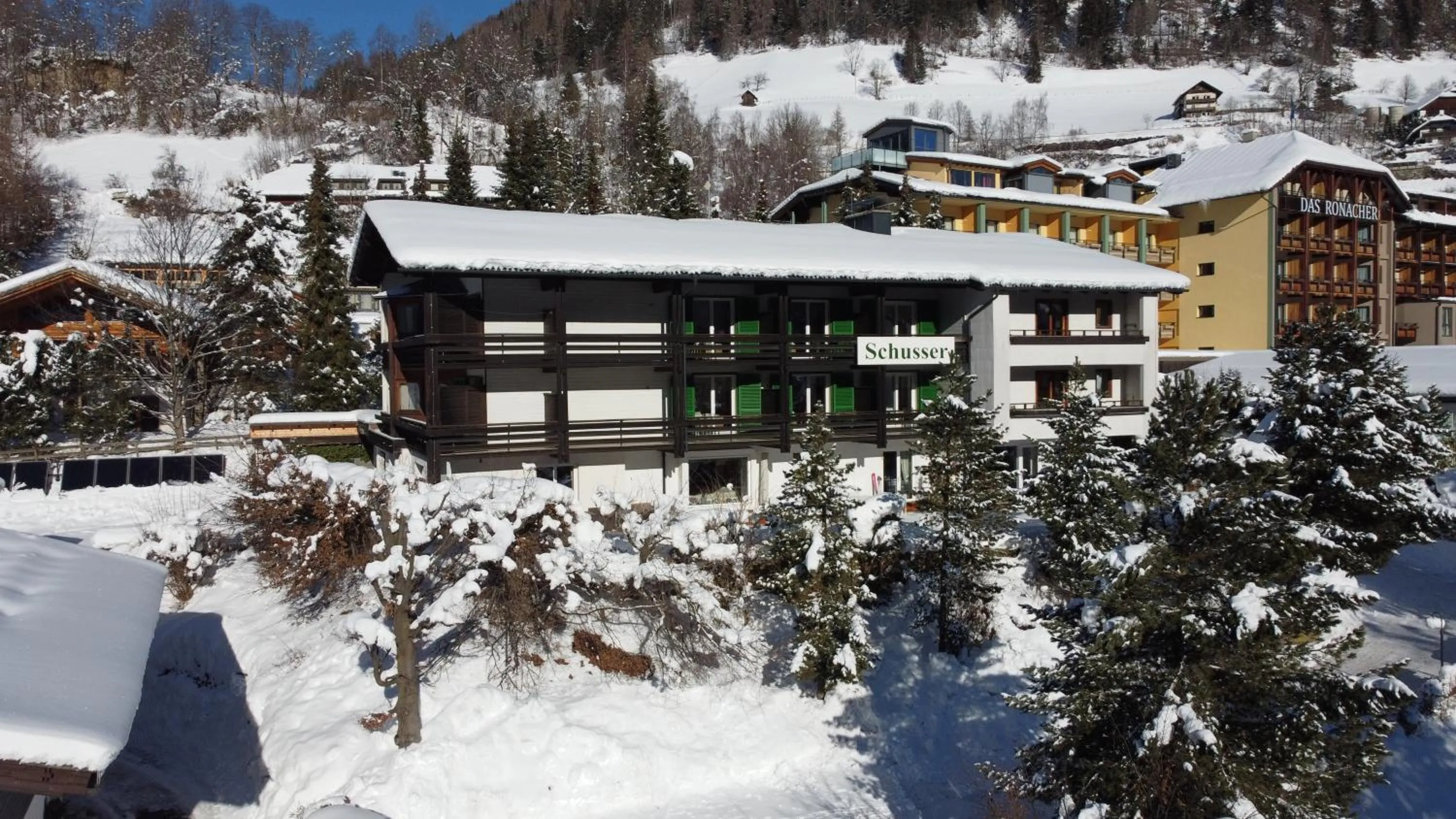 Property building in Gästehaus Schusser an der Therme, Frühstück, Doppelzimmer und Ferienwohnung