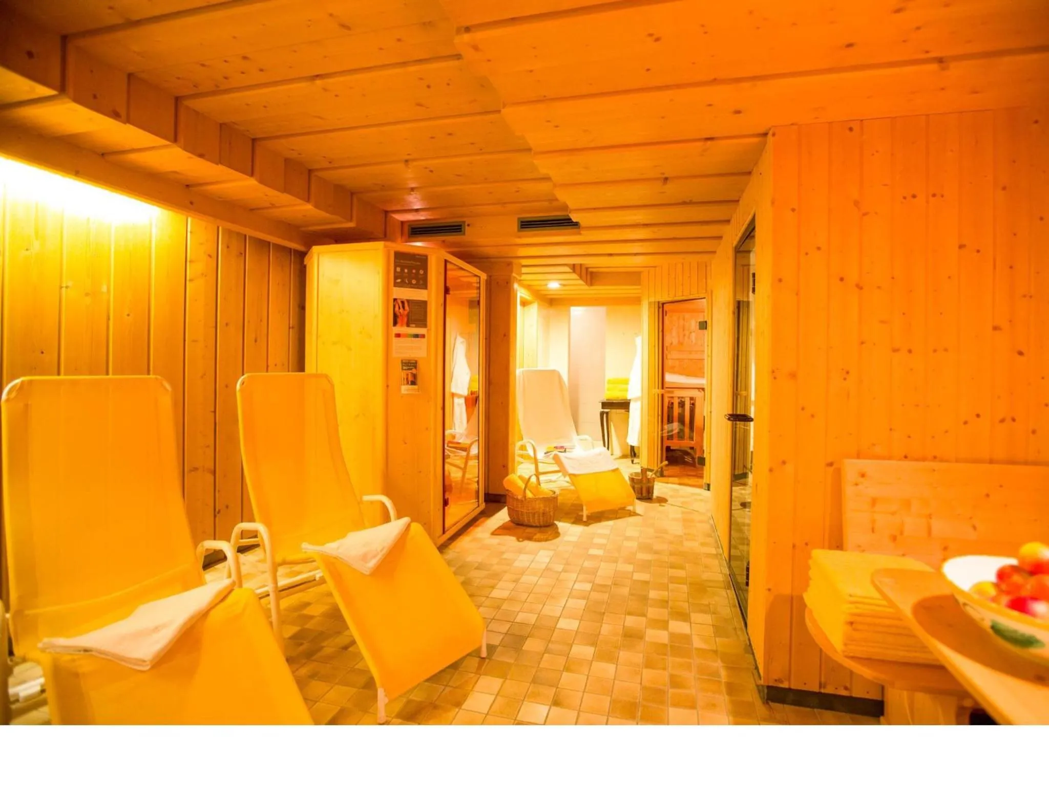 Spa and wellness centre/facilities in Gästehaus Schusser an der Therme, Frühstück, Doppelzimmer und Ferienwohnung
