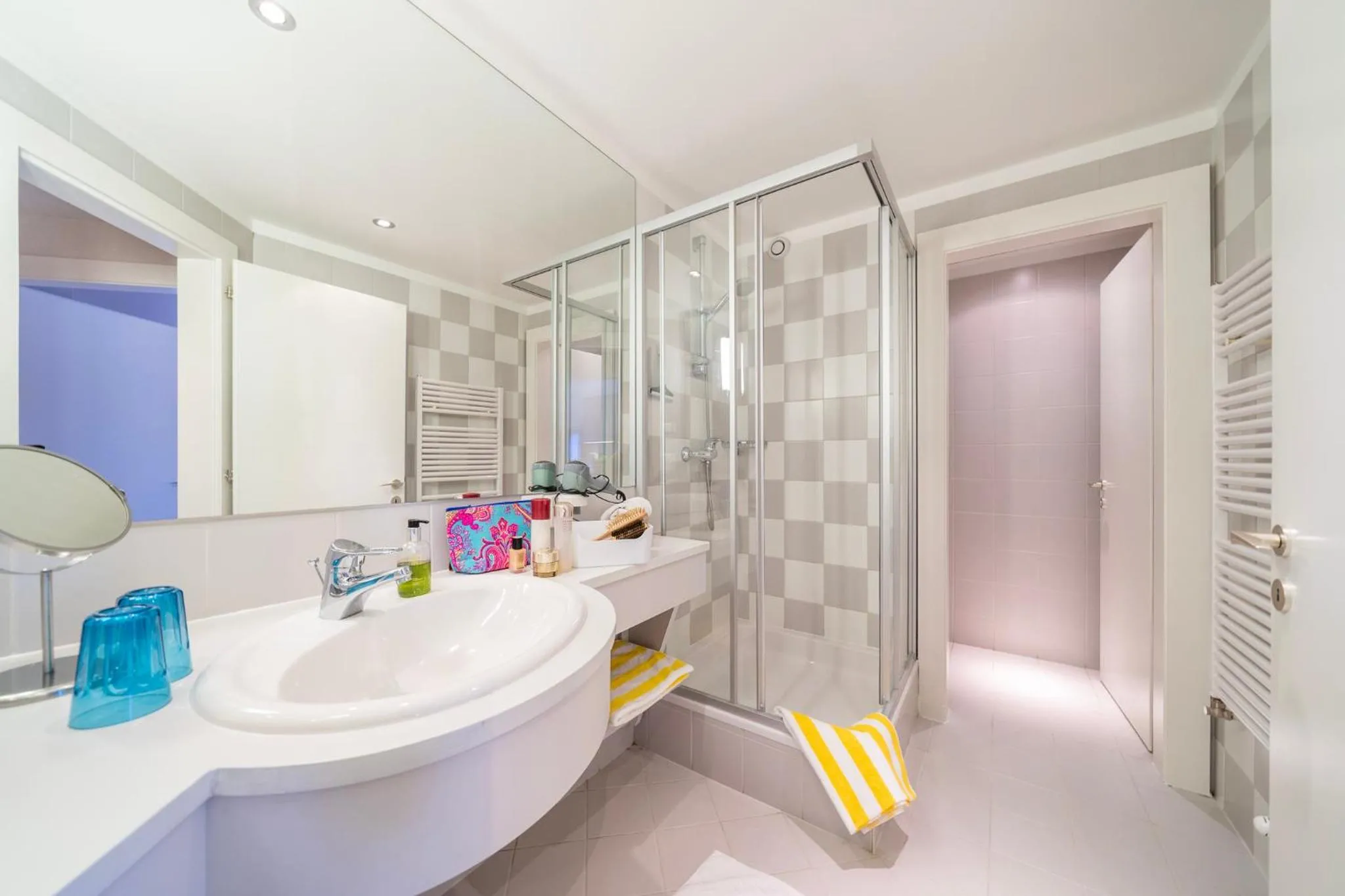 Bathroom in Gästehaus Schusser an der Therme, Frühstück, Doppelzimmer und Ferienwohnung