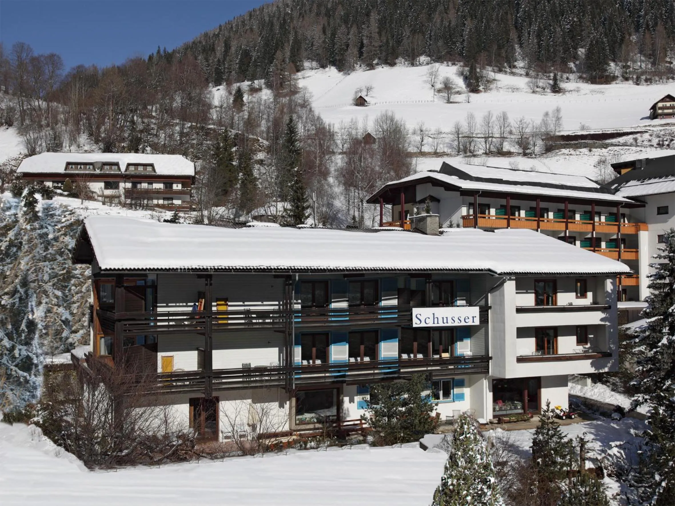 Property building in Gästehaus Schusser an der Therme, Frühstück, Doppelzimmer und Ferienwohnung