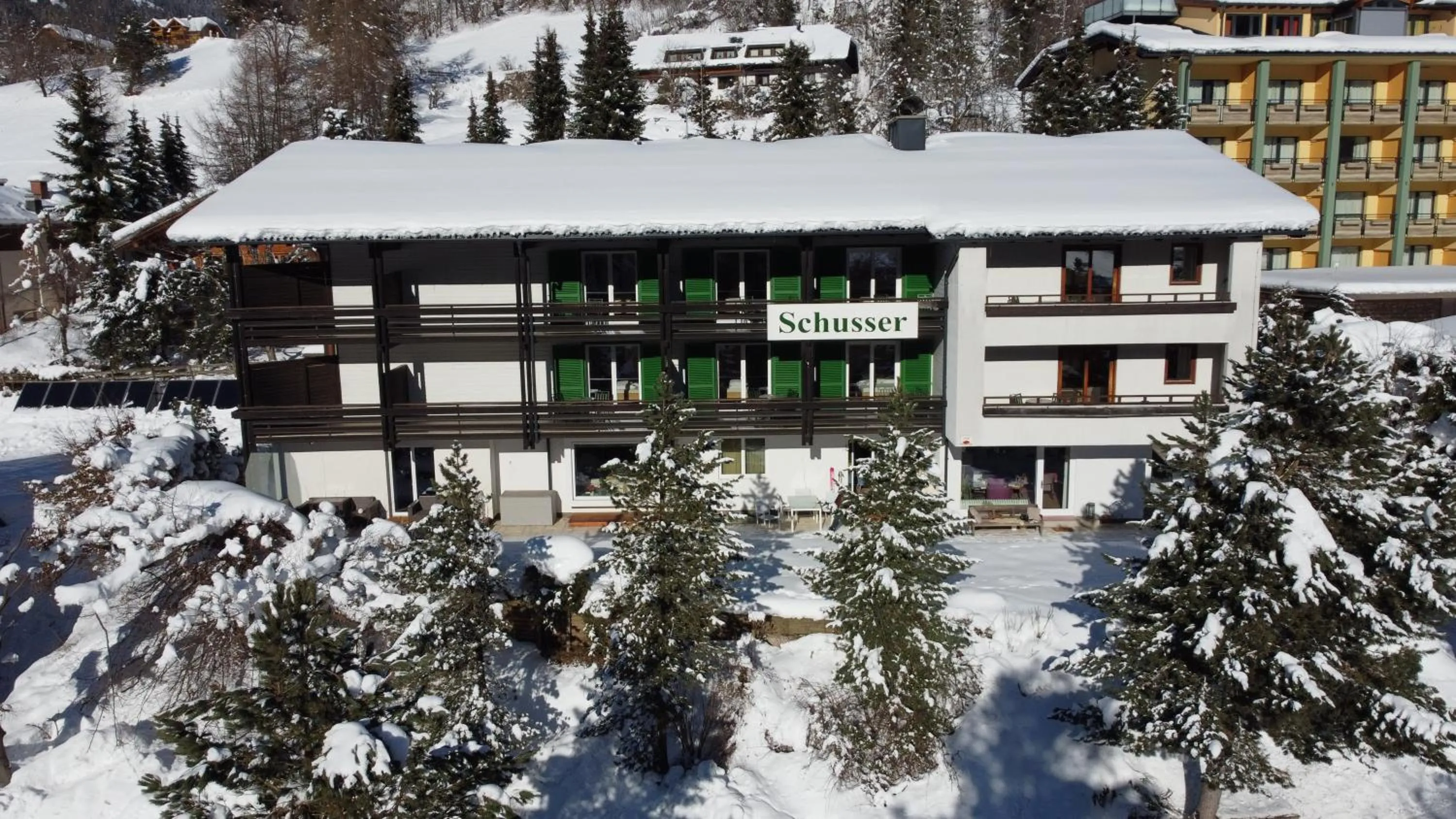 Property building in Gästehaus Schusser an der Therme, Frühstück, Doppelzimmer und Ferienwohnung