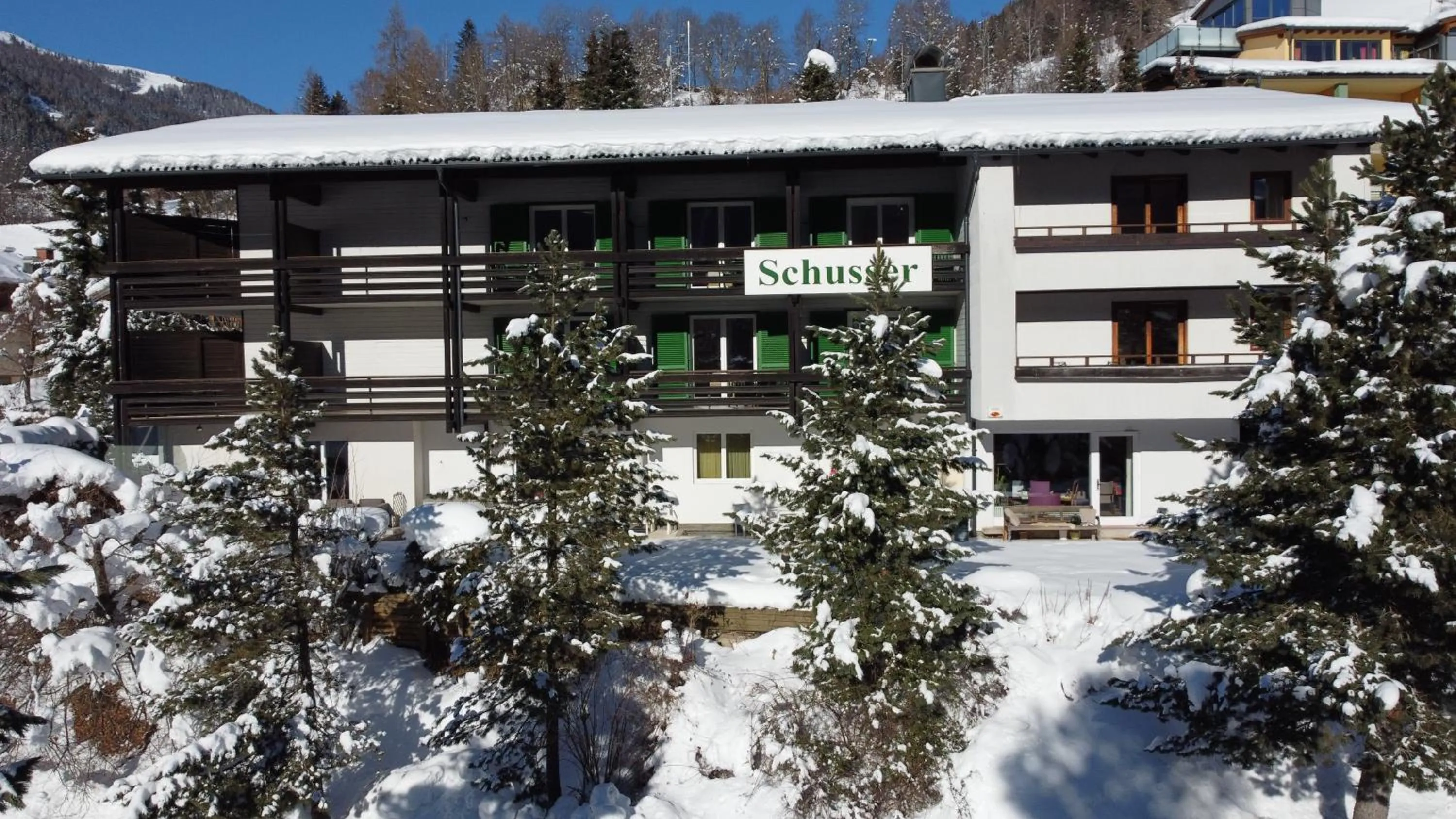Property building in Gästehaus Schusser an der Therme, Frühstück, Doppelzimmer und Ferienwohnung