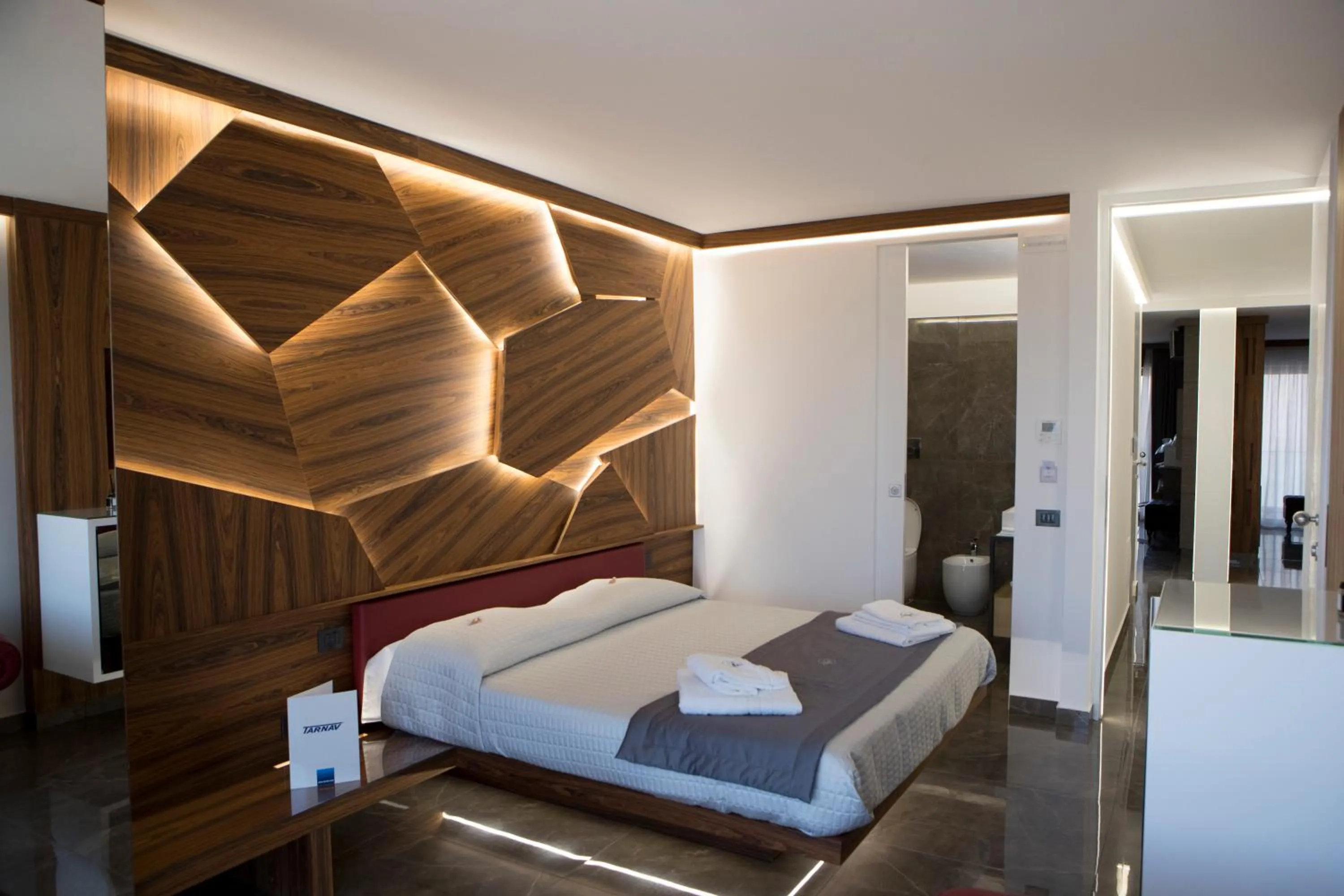 Photo of the whole room, Bed in Upper - Boutique Hotel