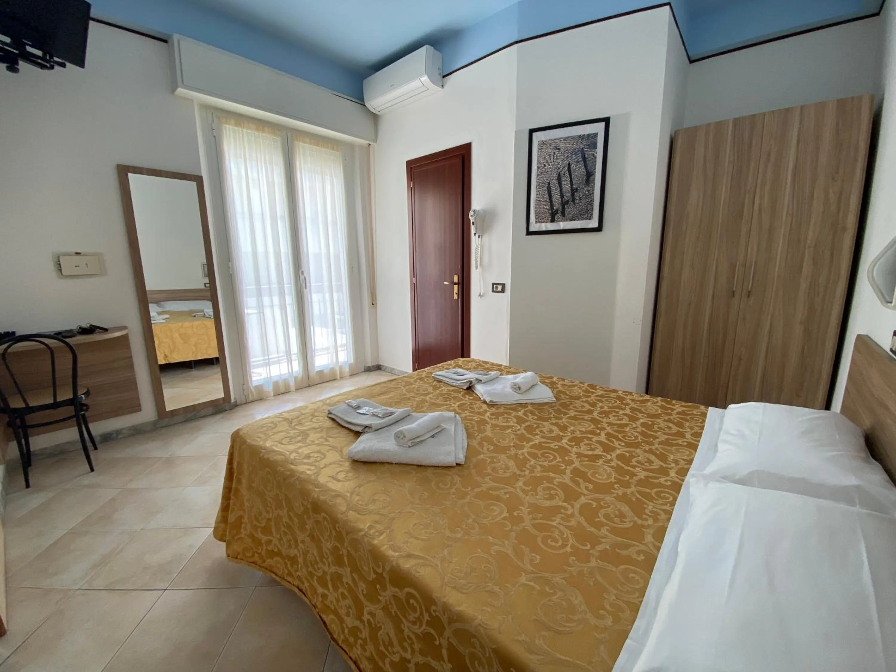 Photo of the whole room, Bed in Hotel Nanni Garnì