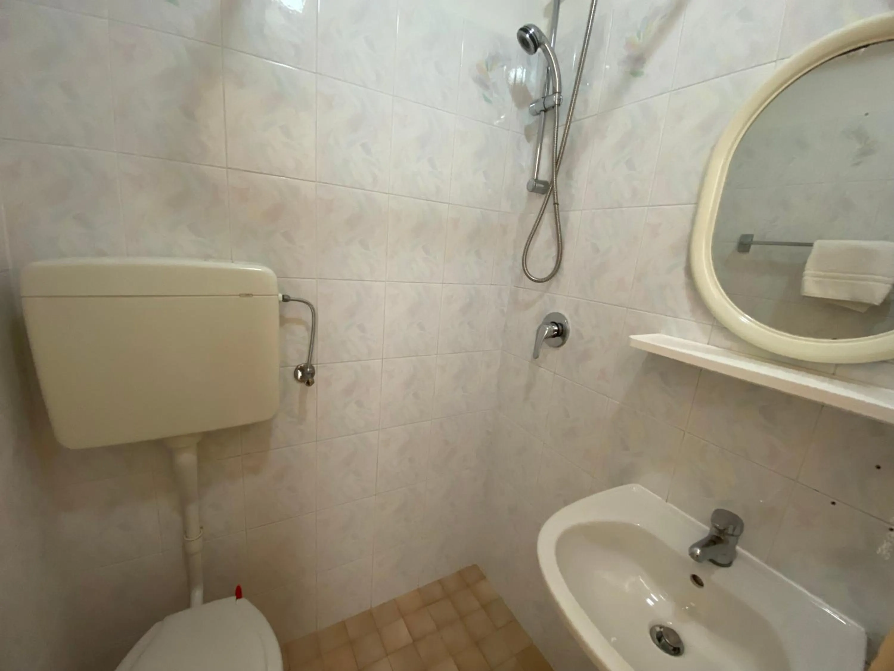 Shower in Hotel Nanni Garnì