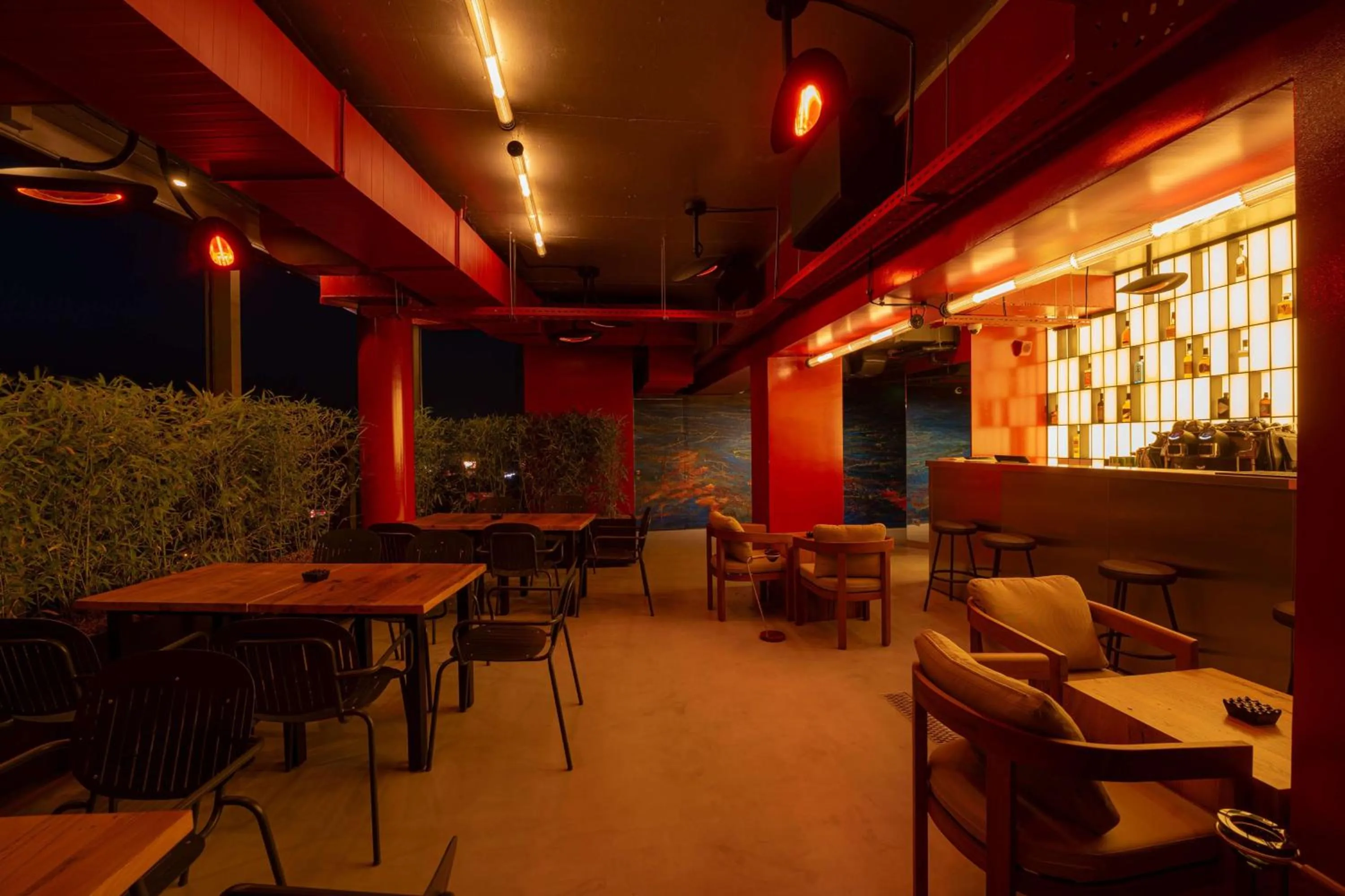 Lounge or bar in Radisson Blu Iveria Hotel