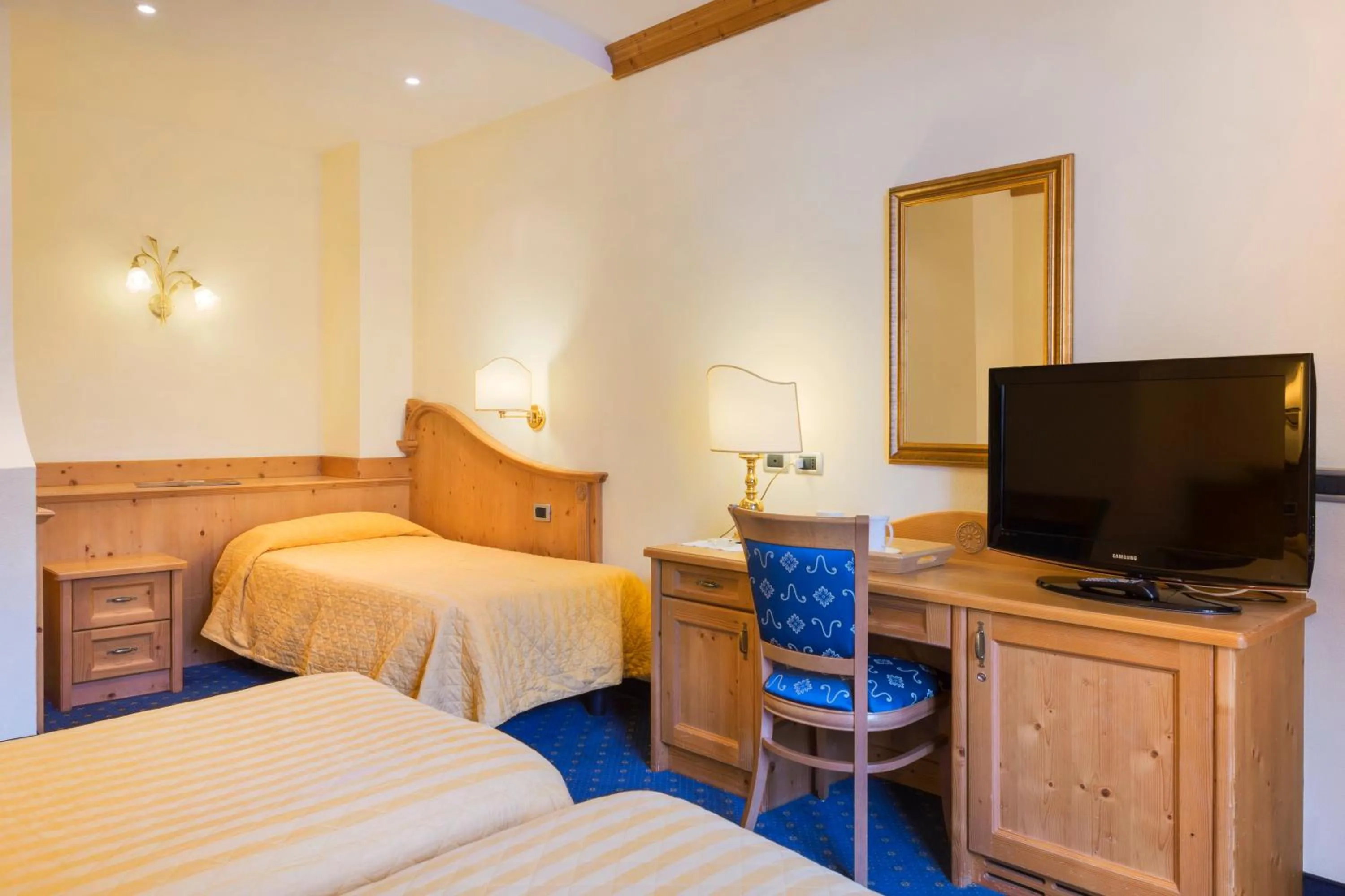 Bed in Ariston Lake View Hotel