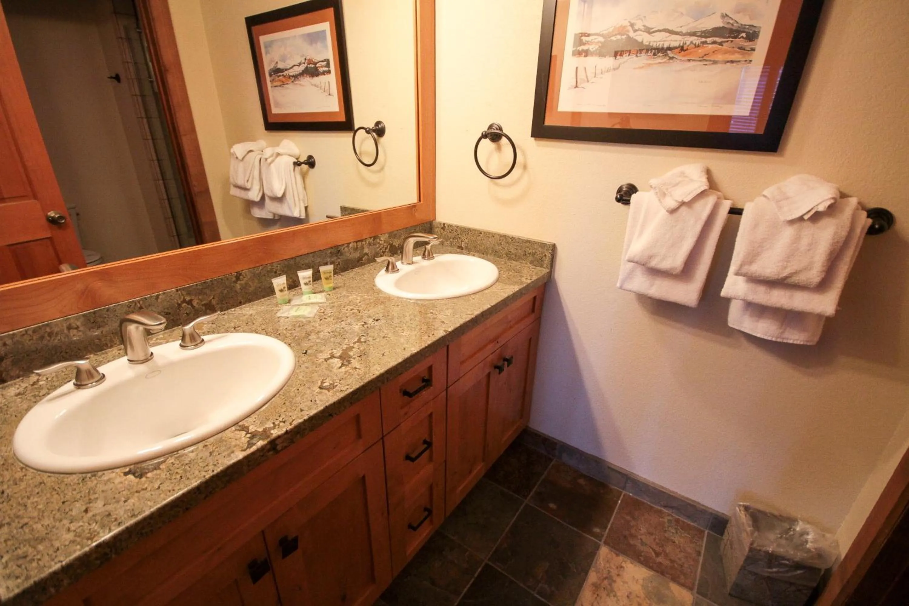 Other in Mountainback #52, Loft, Corner