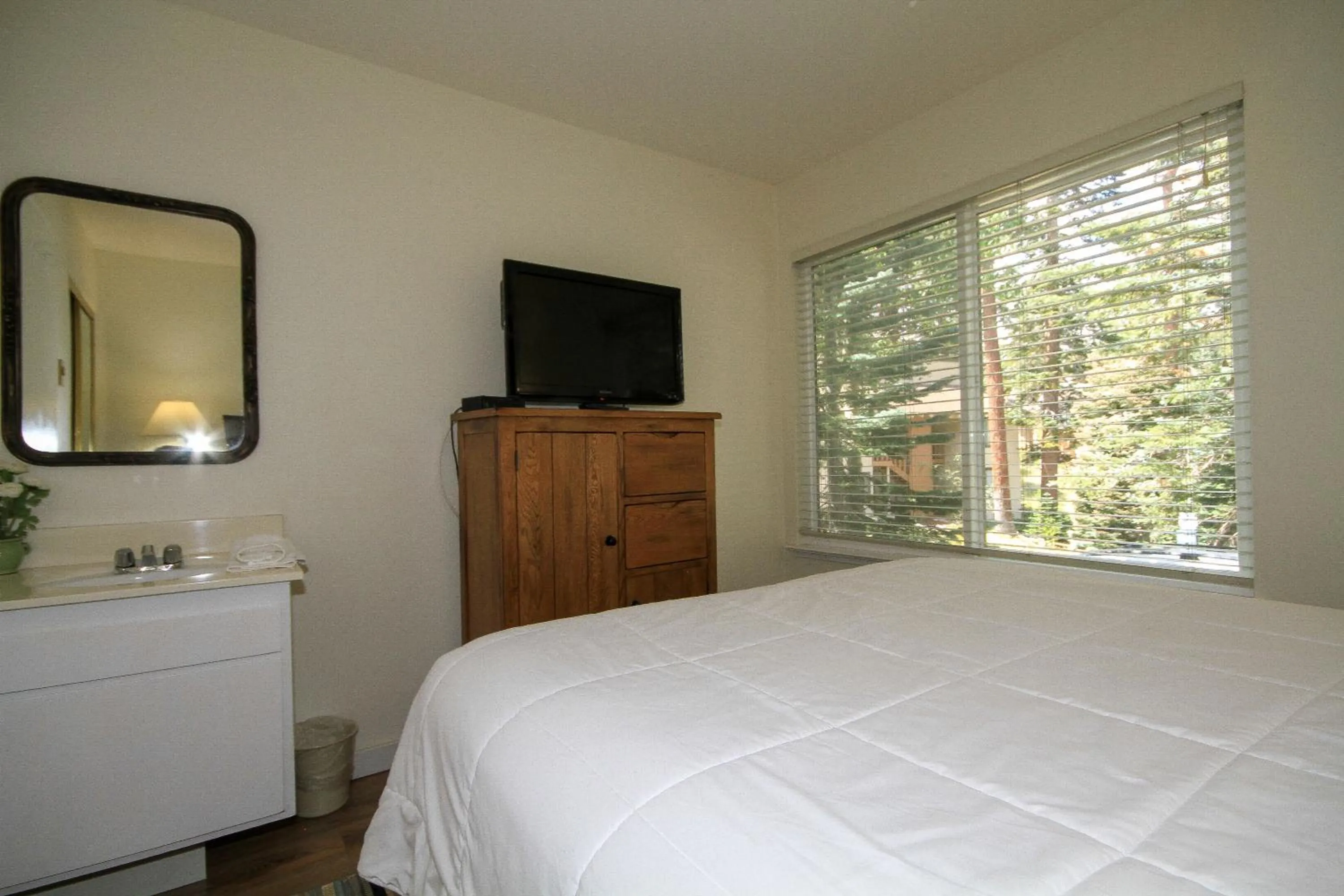 Other, Bed in Discovery 4 117