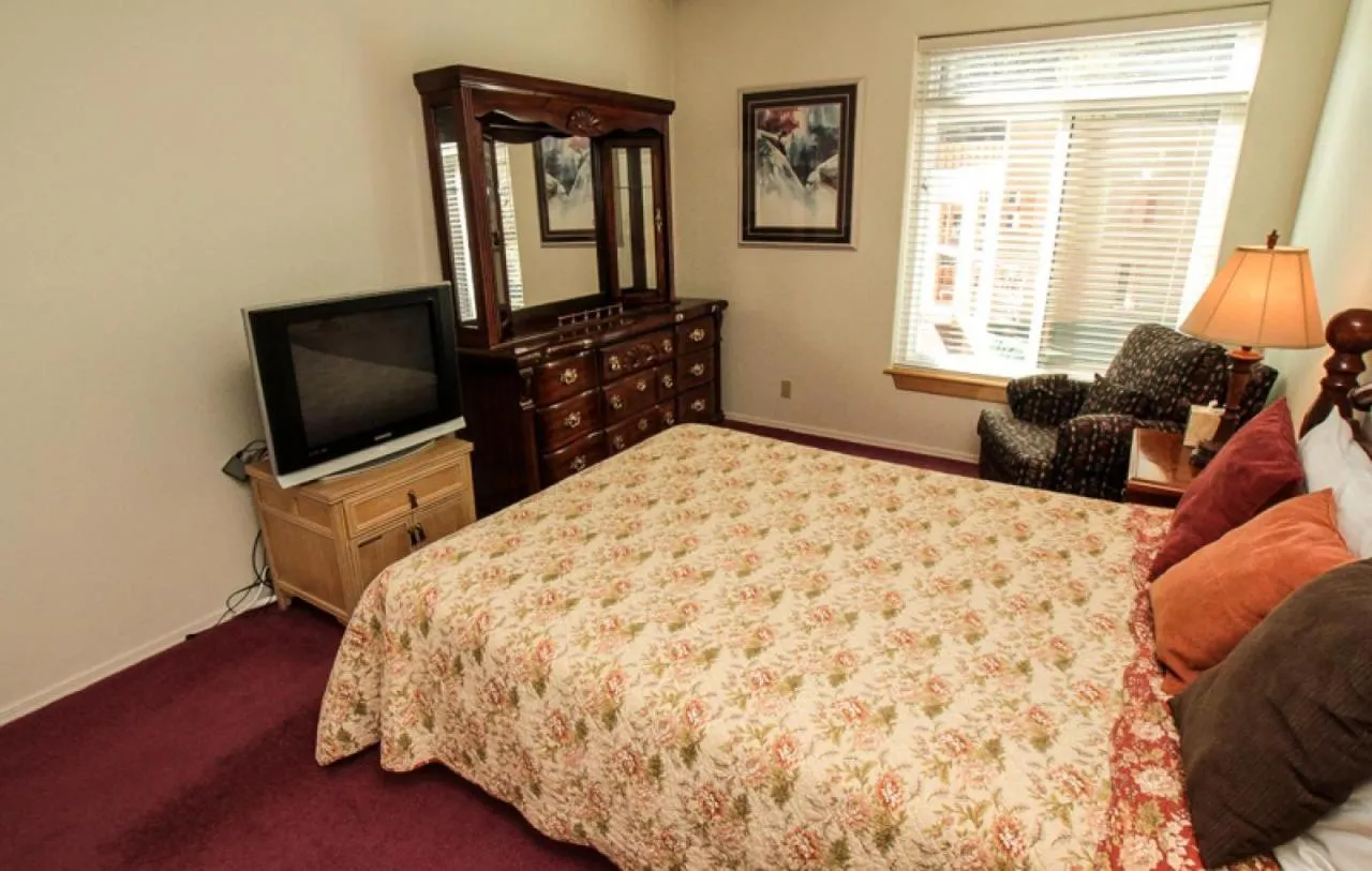 Bed in Silver Bear #40