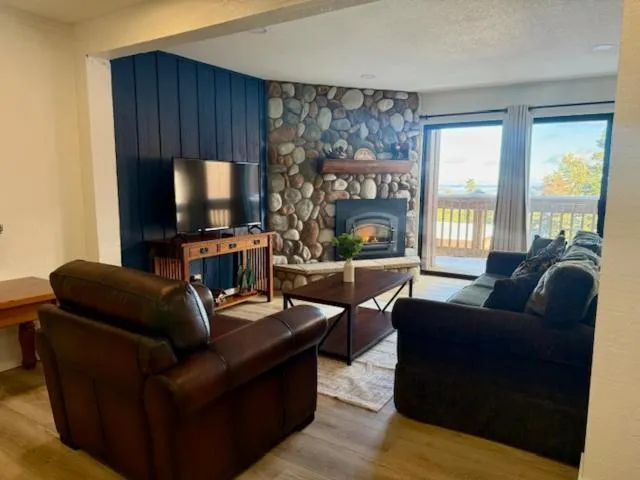 Other in Mammoth Ski Racquet Club 62 - Newly Renovated 2025