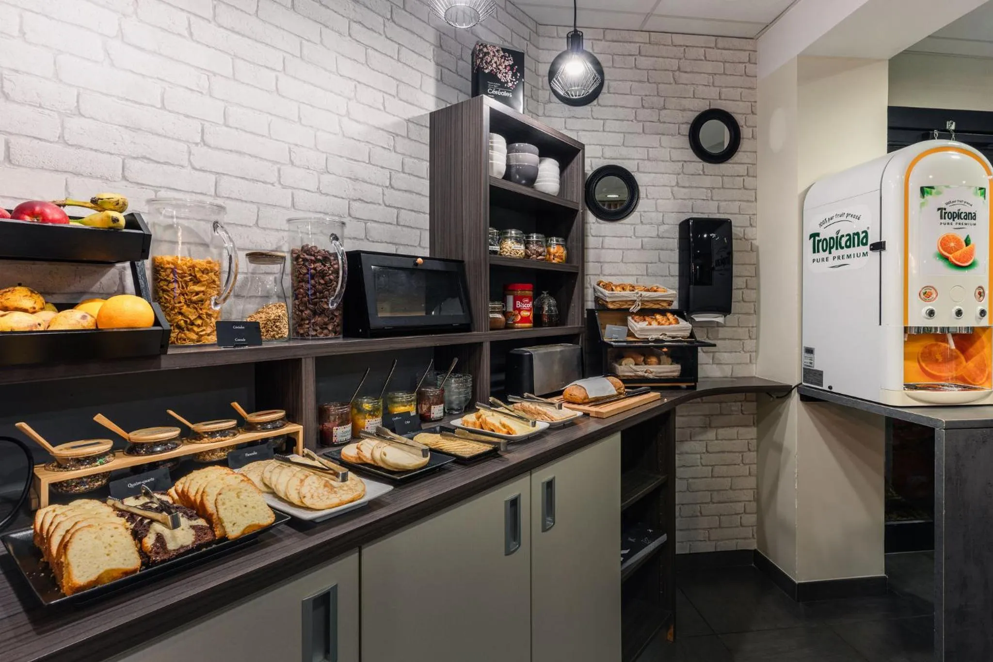 Food and drinks in Kyriad Saint Brieuc - Tregueux