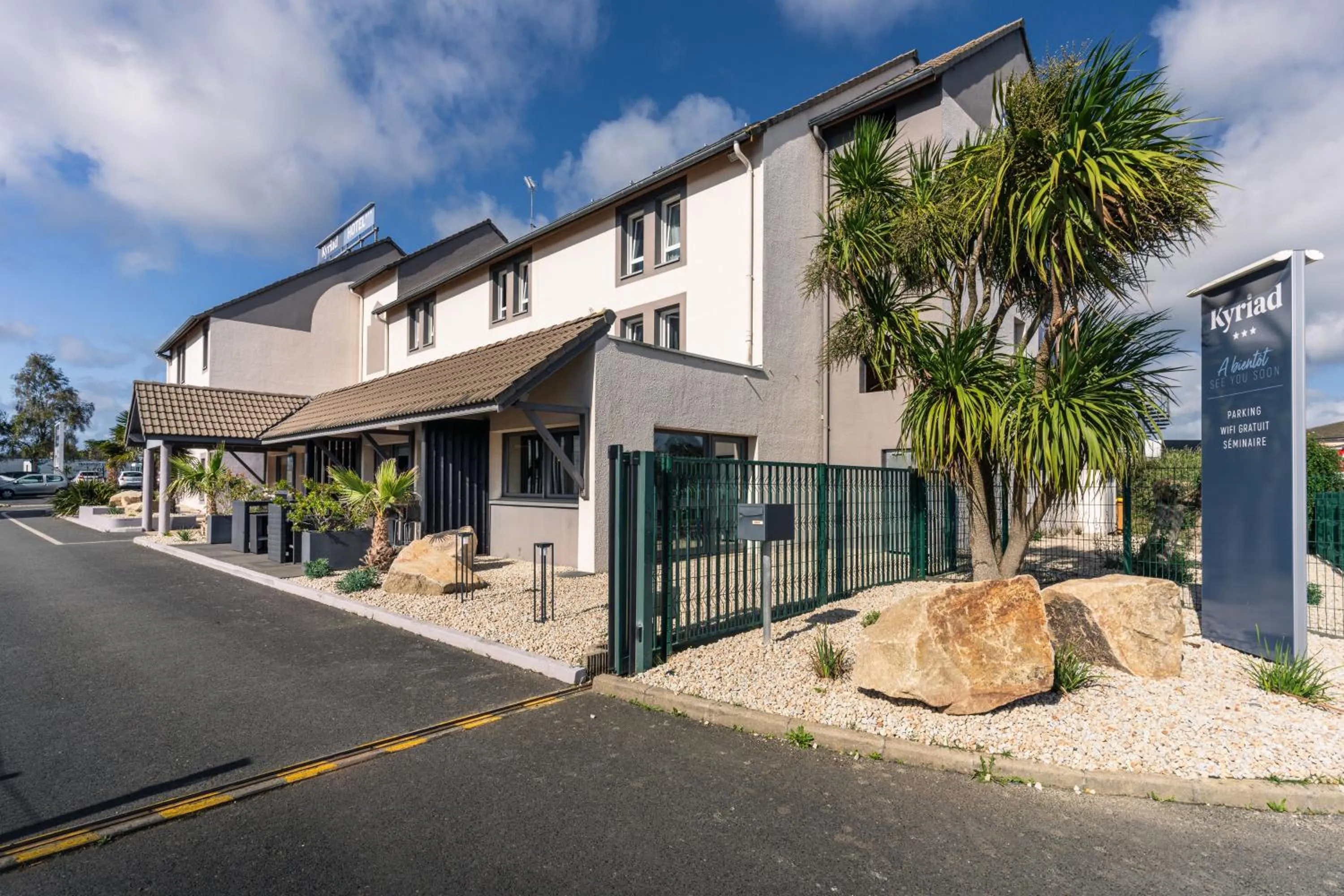 Property building in Kyriad Saint Brieuc - Tregueux