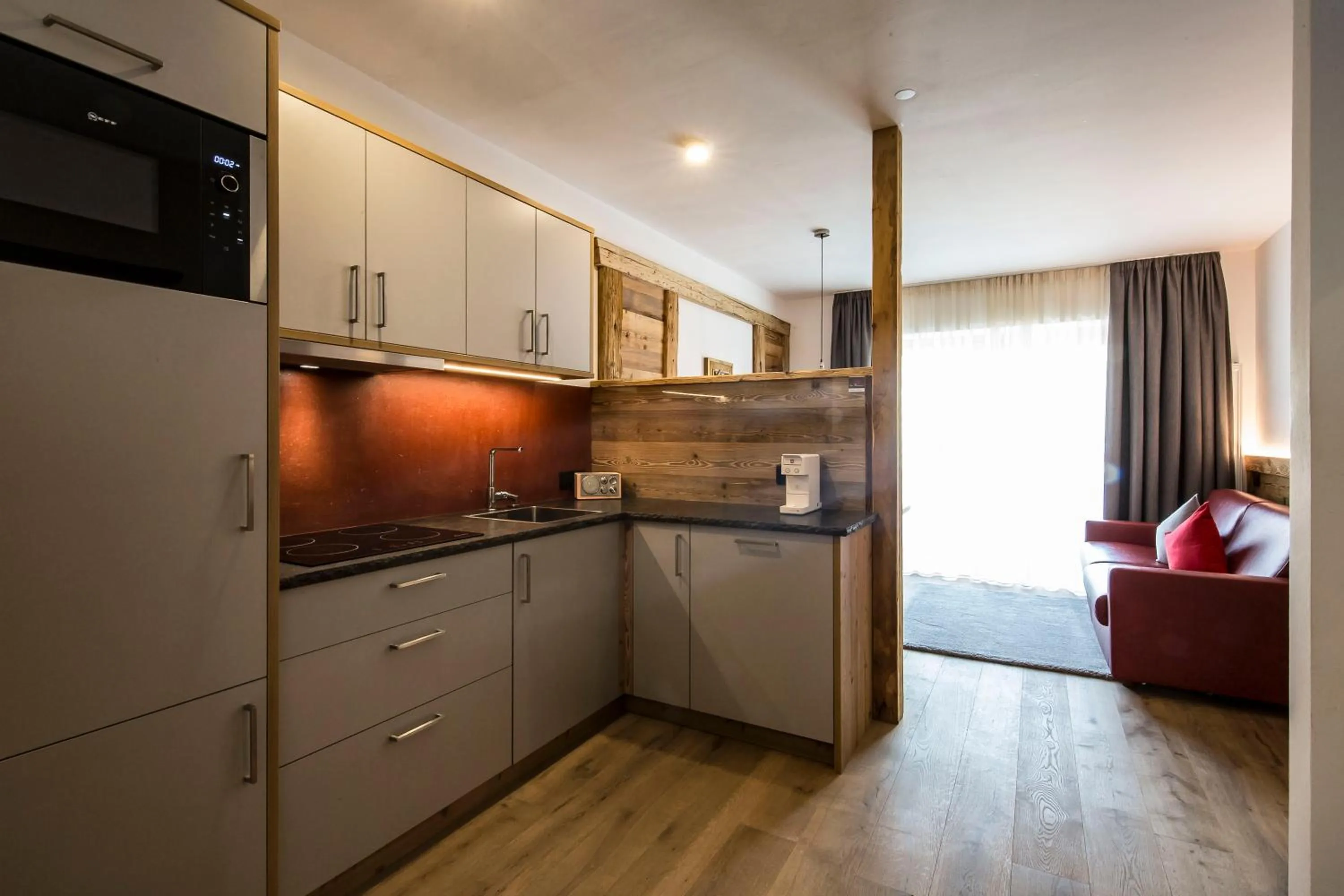 Kitchen or kitchenette in La Bercia Alpine Lodge & Spa