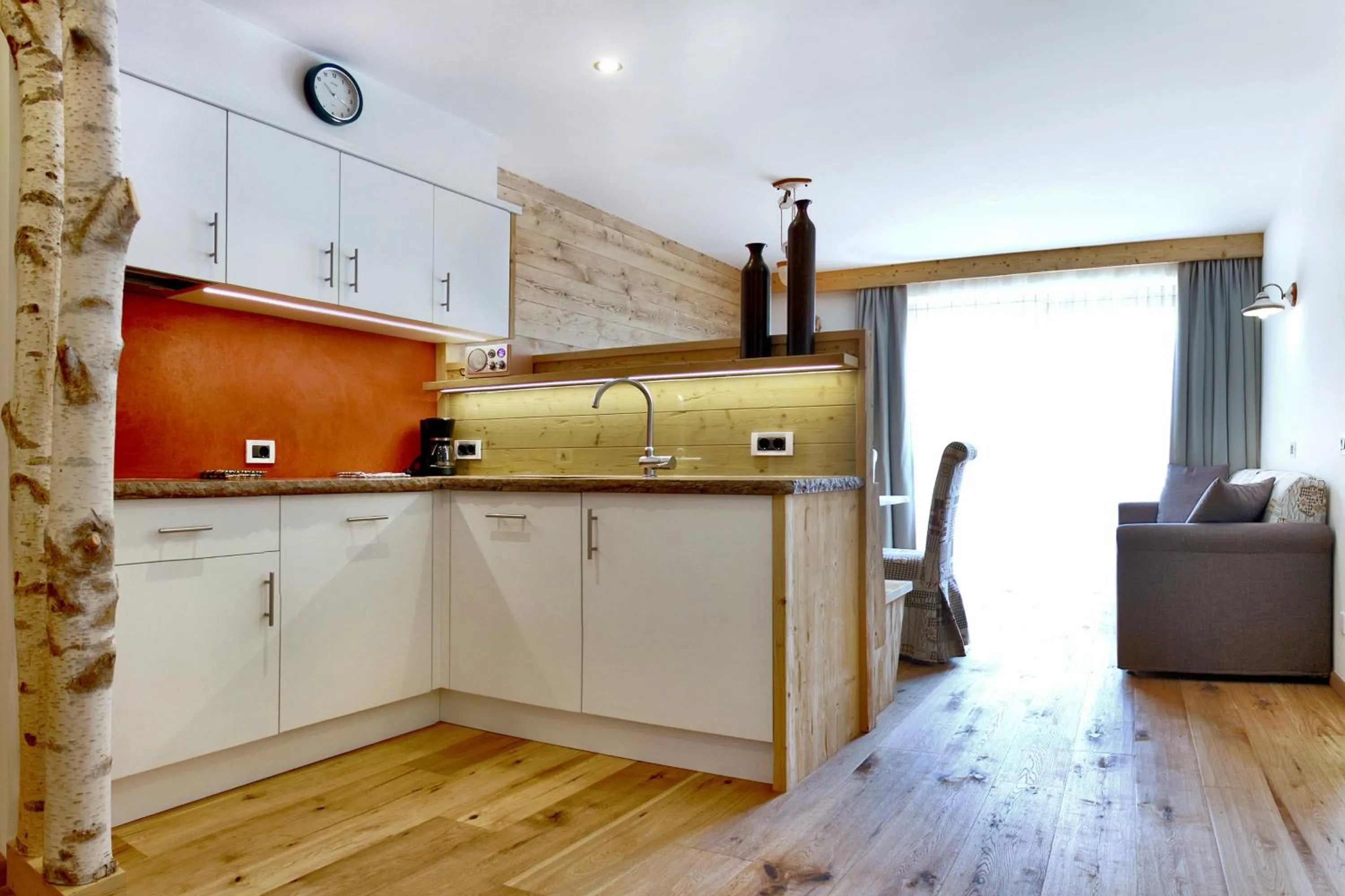 Kitchen or kitchenette in La Bercia Alpine Lodge & Spa