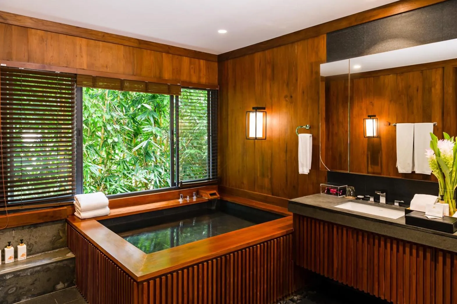 Hot Tub in Onsen at Moncham