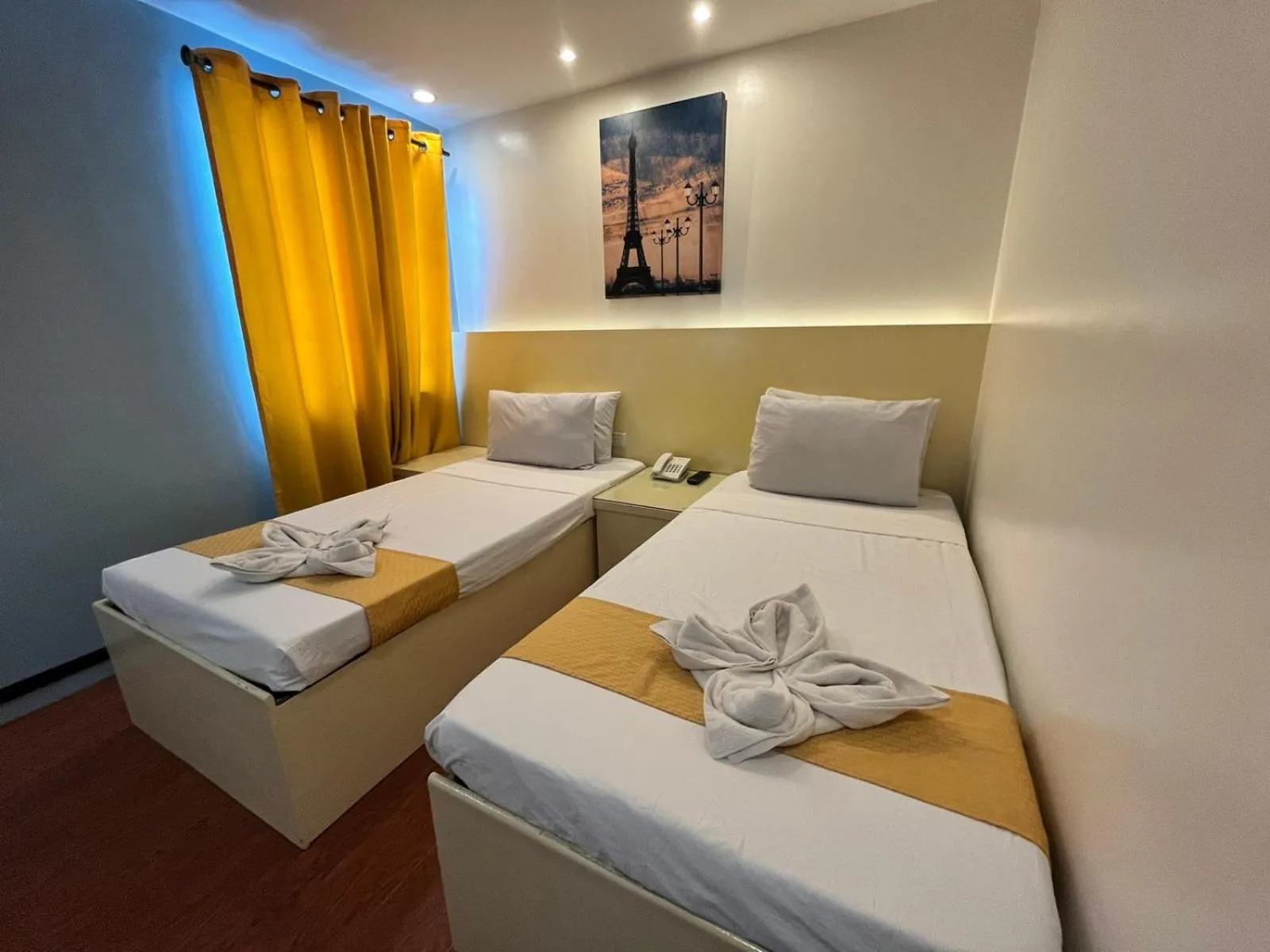 Bed in Eurotel Baguio