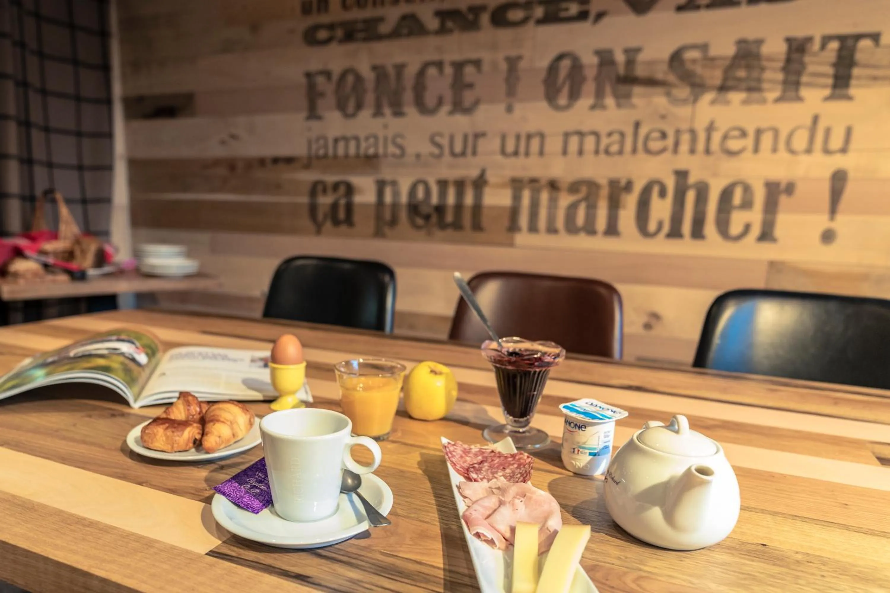 Buffet breakfast in Chamois Lodge