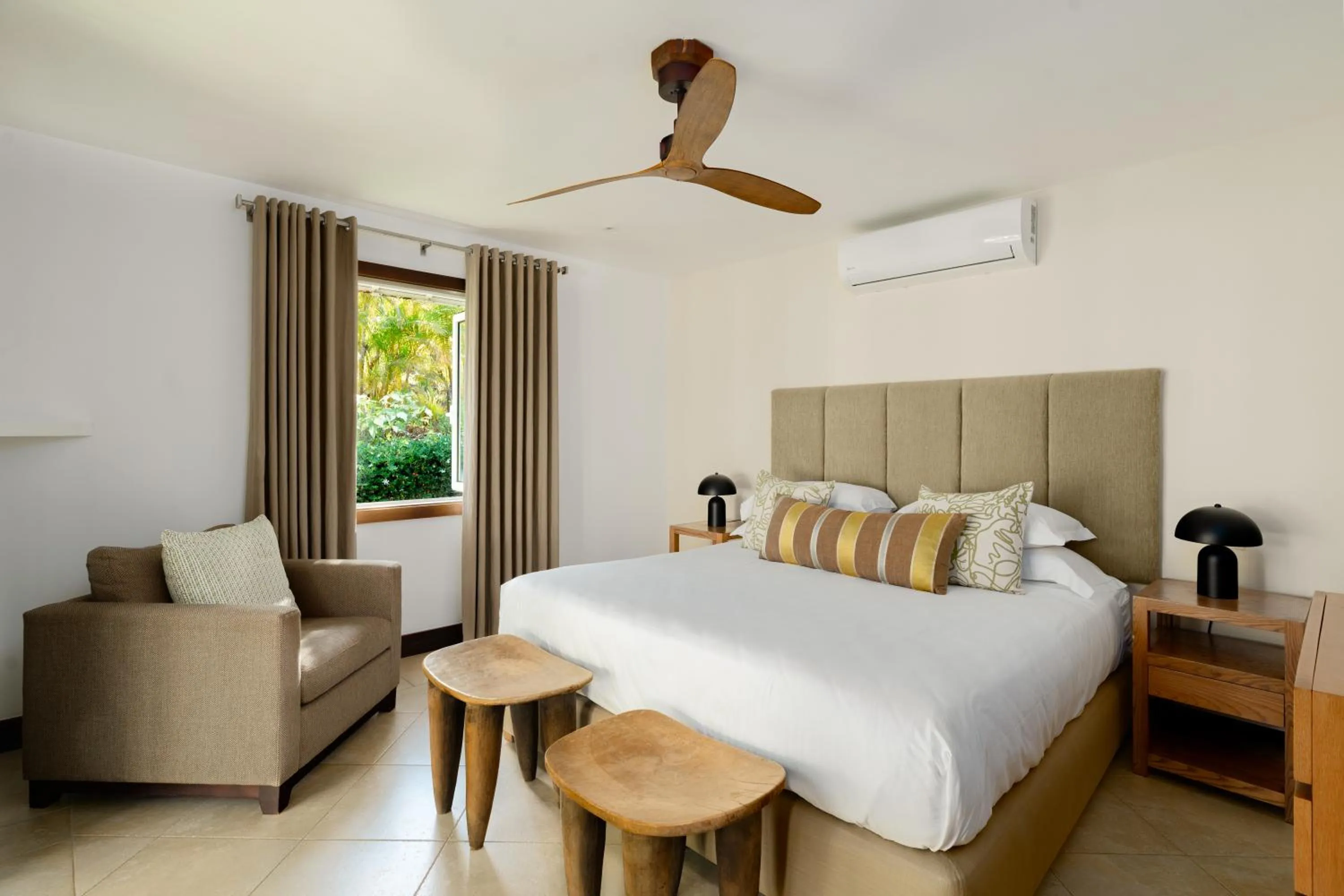 Photo of the whole room, Bed in Heritage The Villas