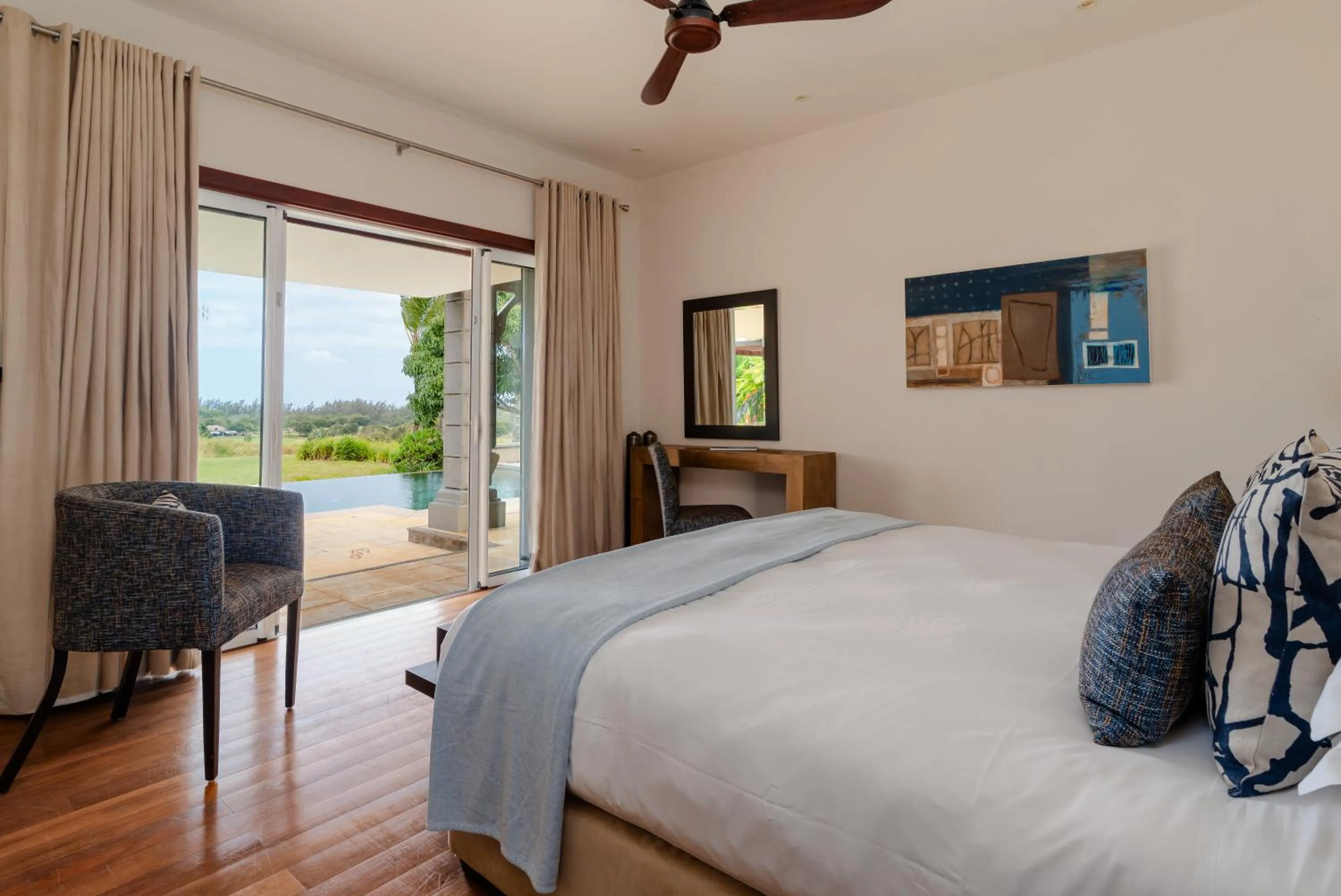 Photo of the whole room, Bed in Heritage The Villas