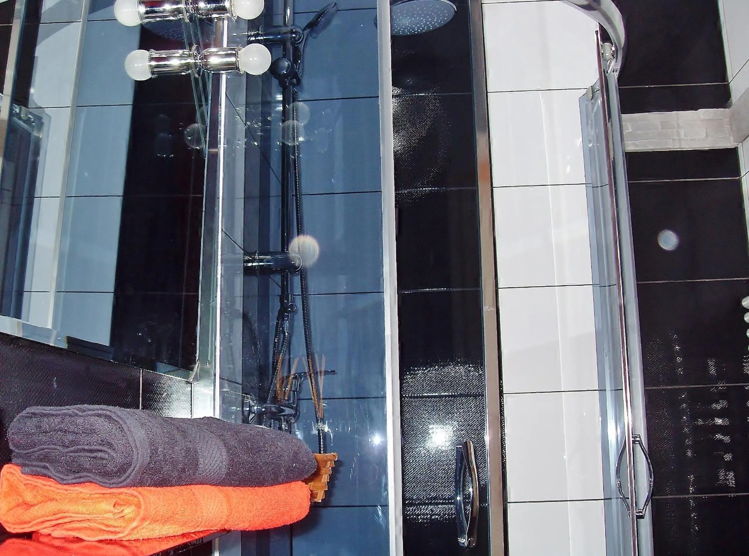 Bathroom in Willa Cyklada, grill, śniadania, jezioro,przystań,tawerna-200m, park linowy-400m, centrum,aquapark-900m