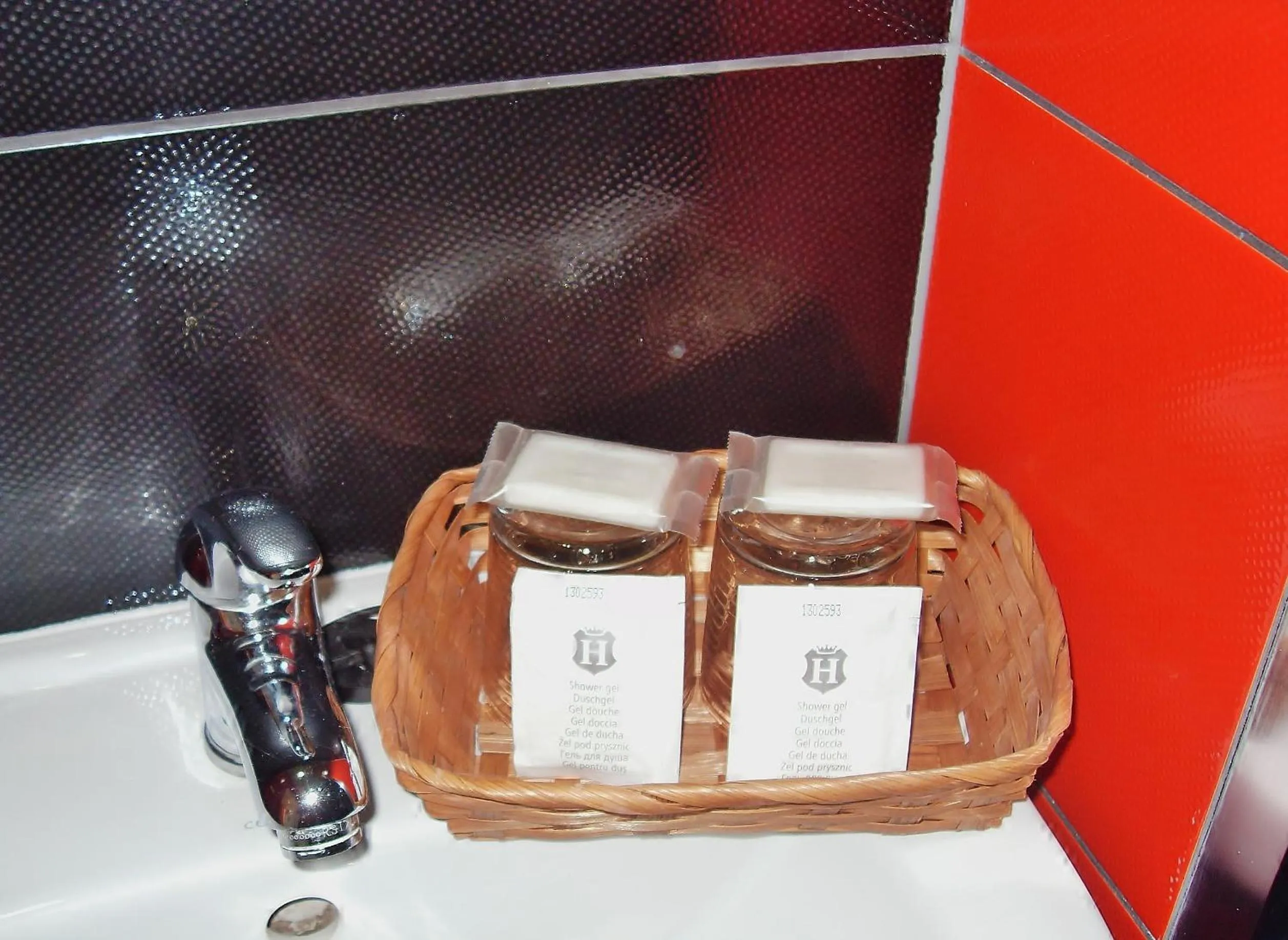 Bathroom in Willa Cyklada, grill, śniadania, jezioro,przystań,tawerna-200m, park linowy-400m, centrum,aquapark-900m