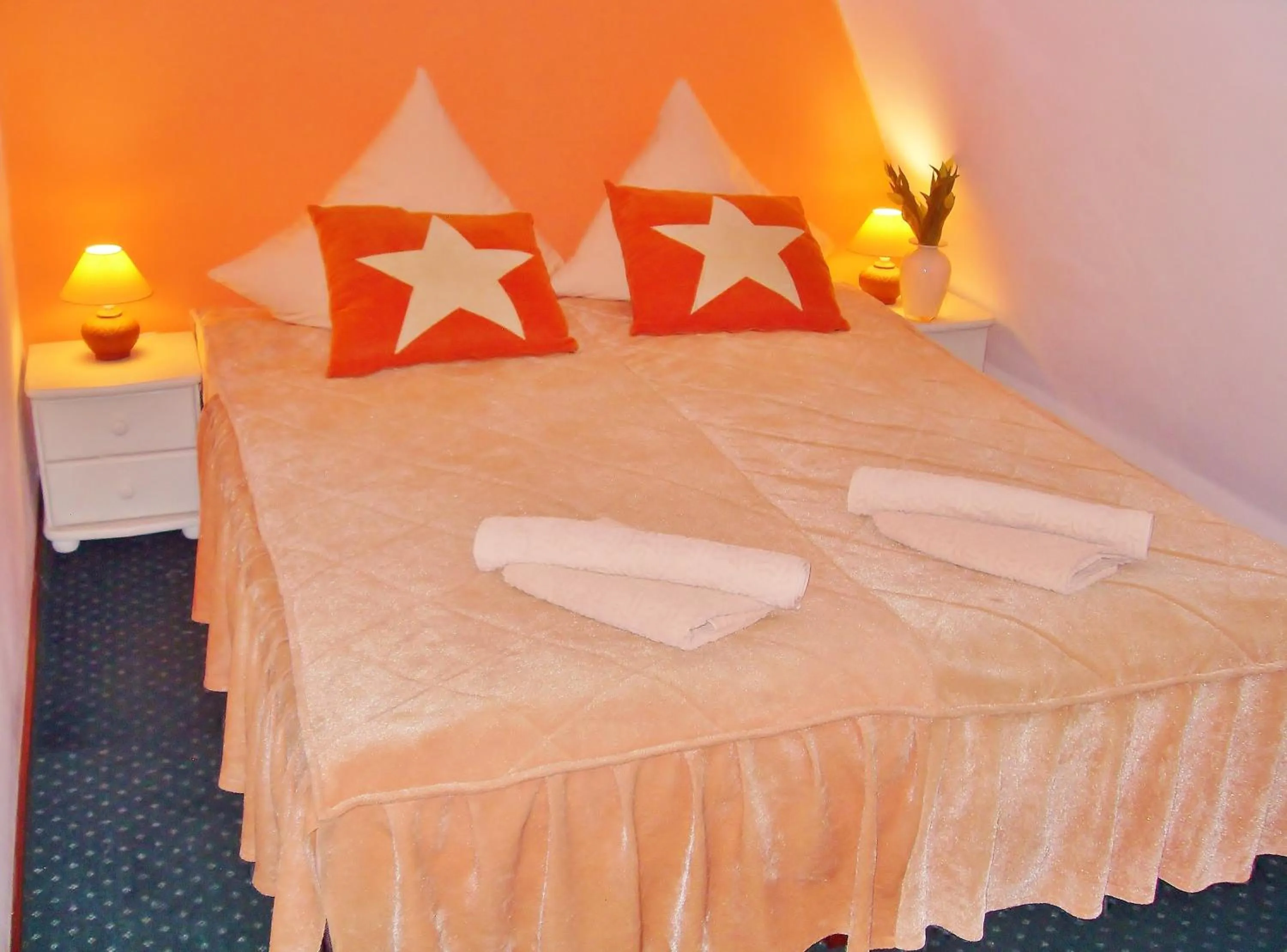 Decorative detail, Bed in Willa Cyklada, grill, śniadania, jezioro,przystań,tawerna-200m, park linowy-400m, centrum,aquapark-900m