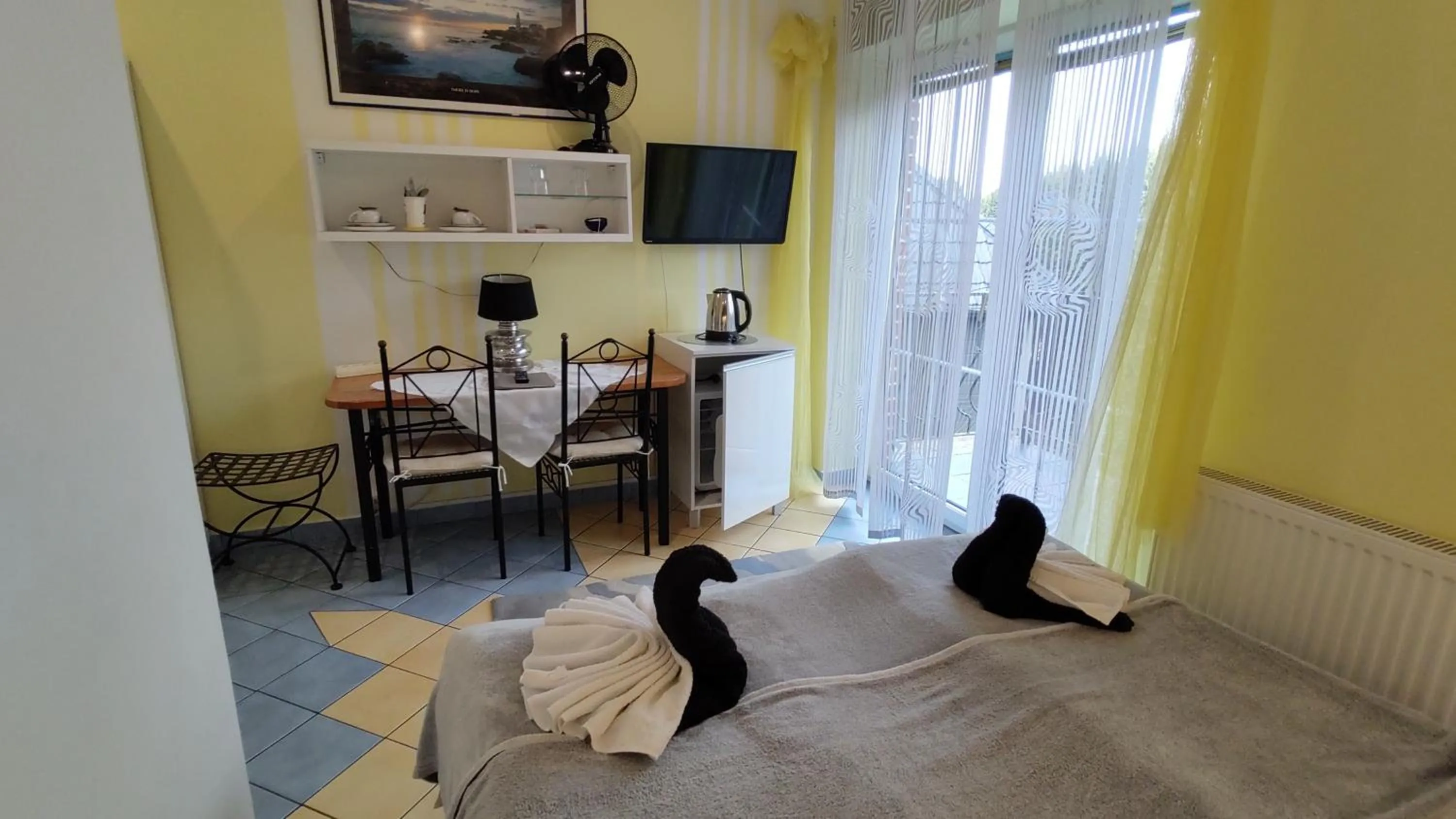 Photo of the whole room, Bed in Willa Cyklada, grill, śniadania, jezioro,przystań,tawerna-200m, park linowy-400m, centrum,aquapark-900m