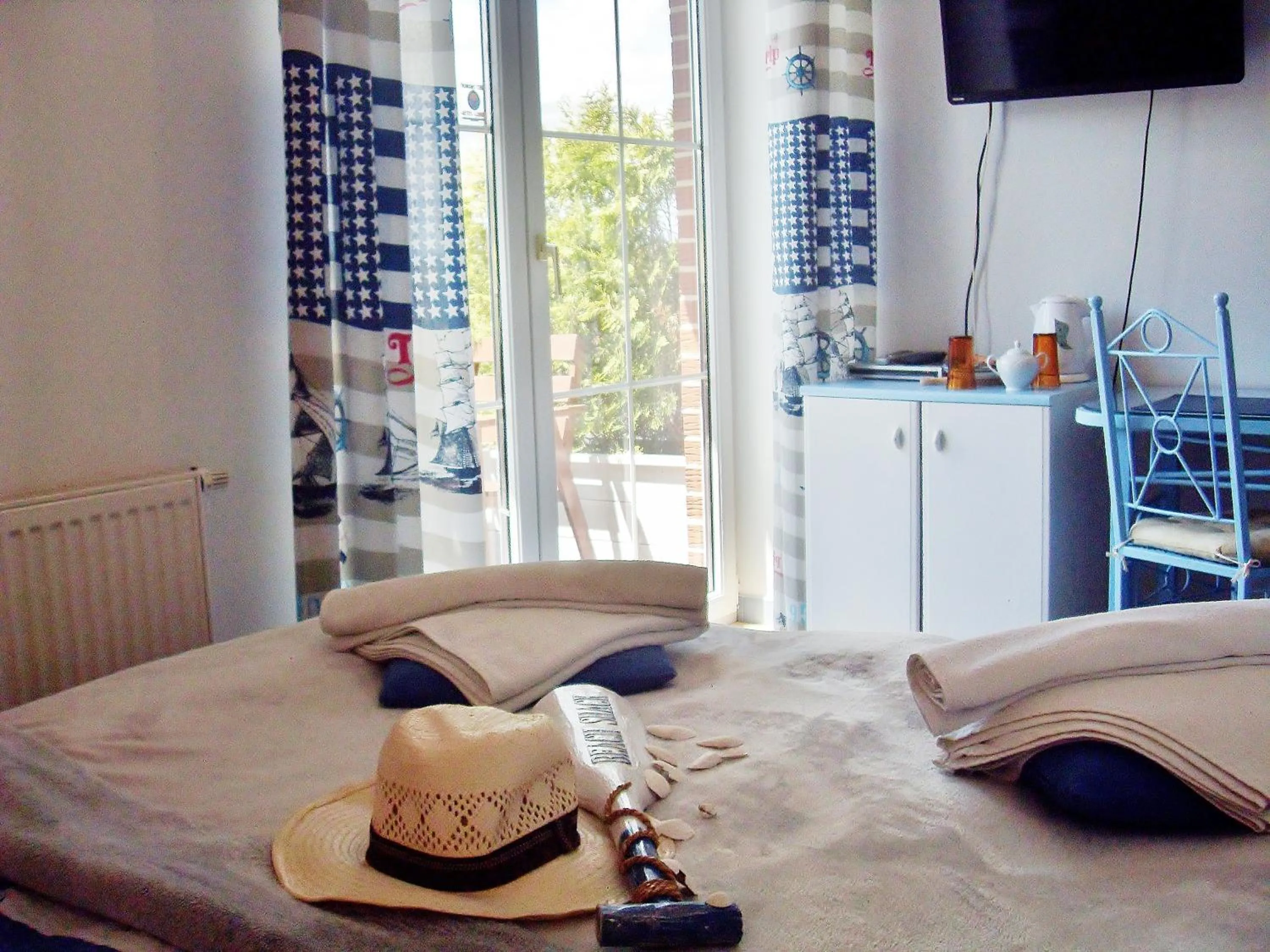 Photo of the whole room, Bed in Willa Cyklada, grill, śniadania, jezioro,przystań,tawerna-200m, park linowy-400m, centrum,aquapark-900m