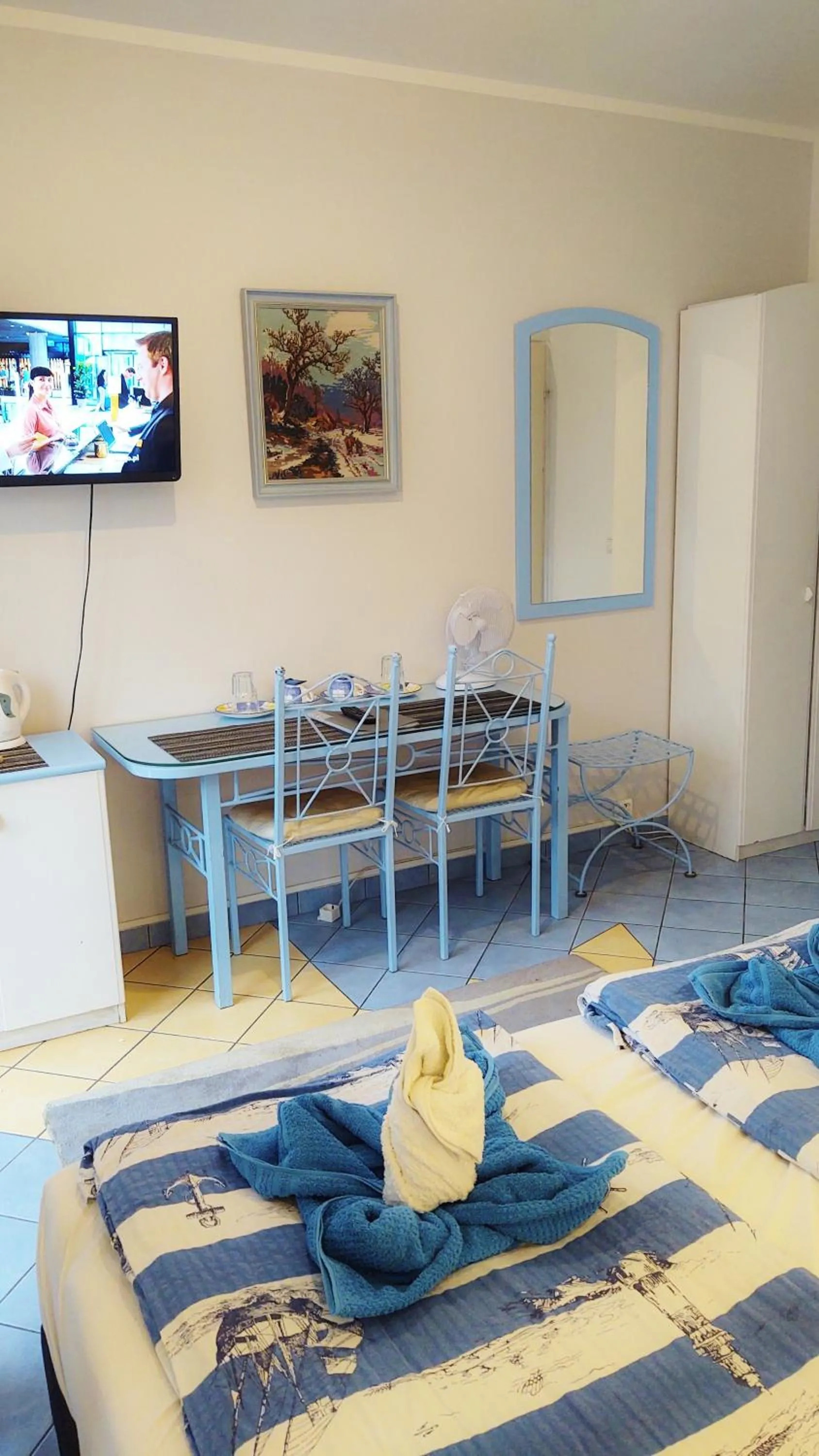 Photo of the whole room, Bed in Willa Cyklada, grill, śniadania, jezioro,przystań,tawerna-200m, park linowy-400m, centrum,aquapark-900m