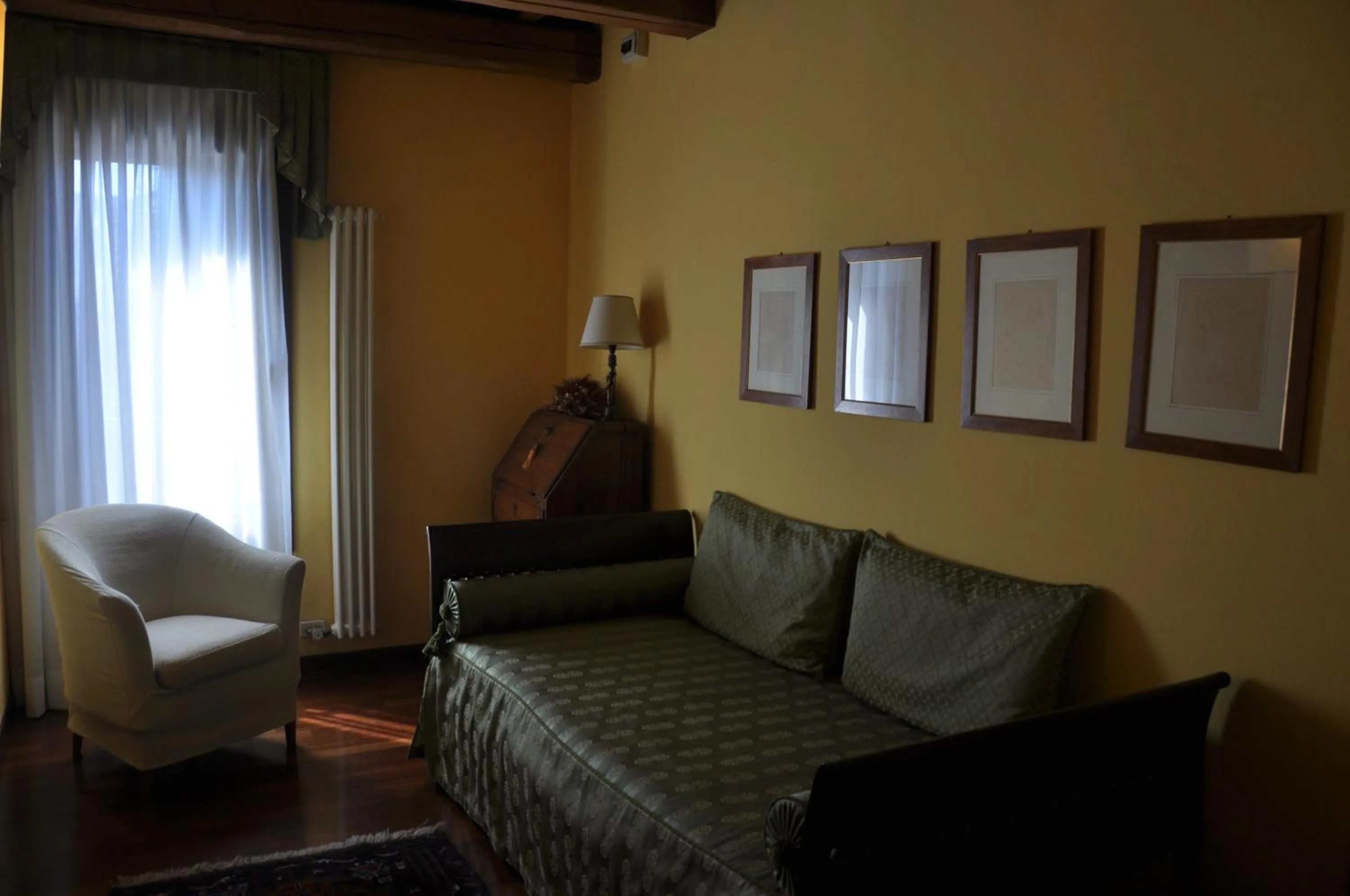 Bedroom in Piazza Nova Guest House