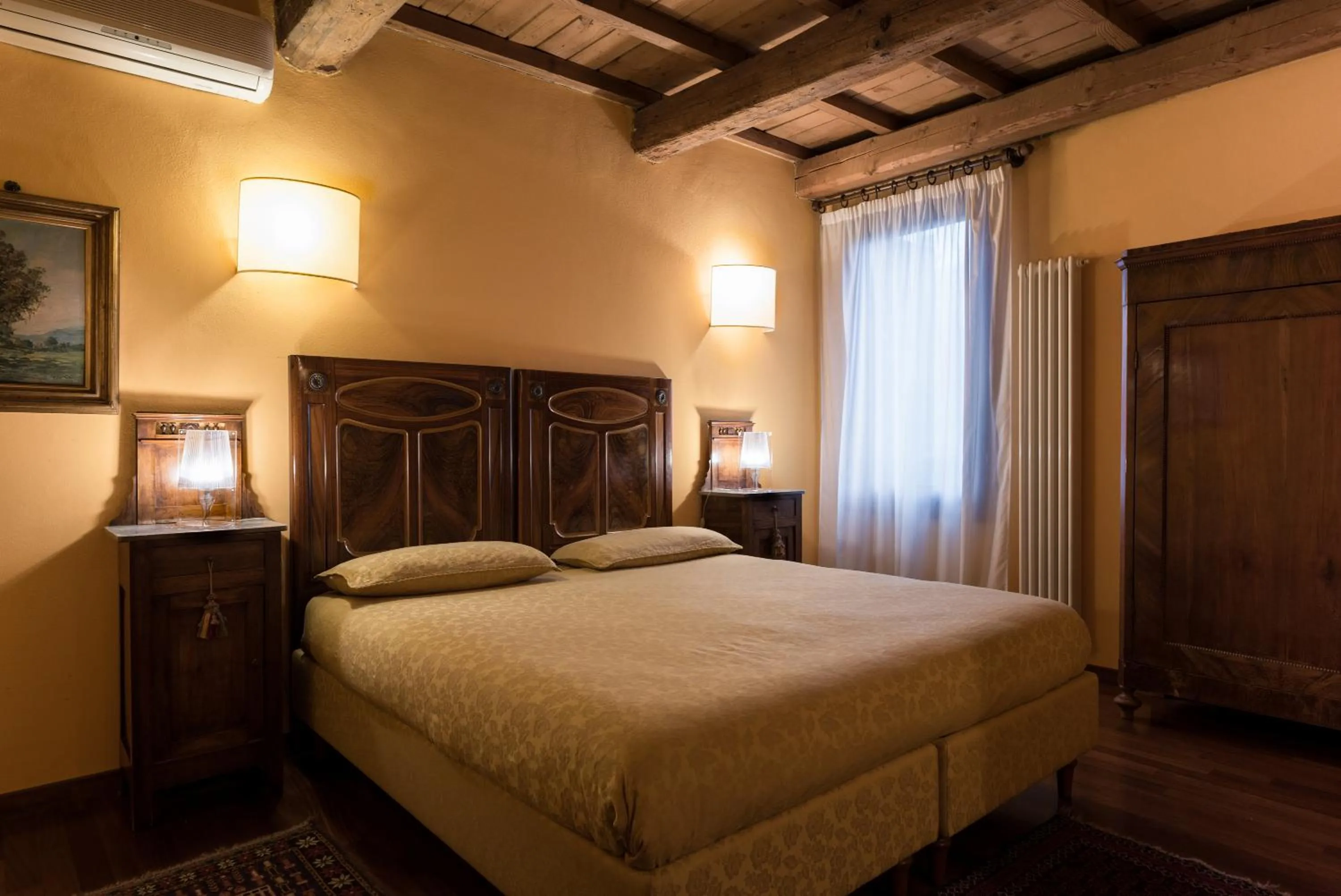 Bed in Piazza Nova Guest House