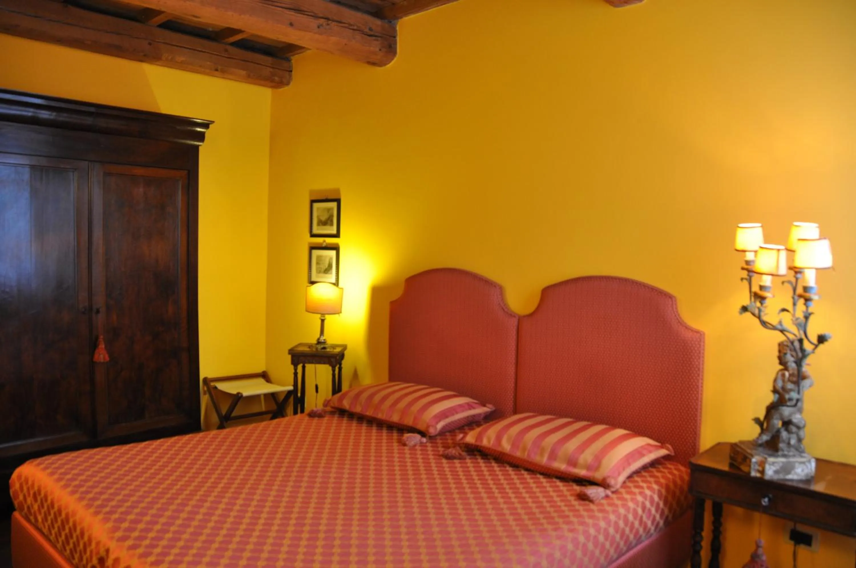 Decorative detail, Bed in Piazza Nova Guest House