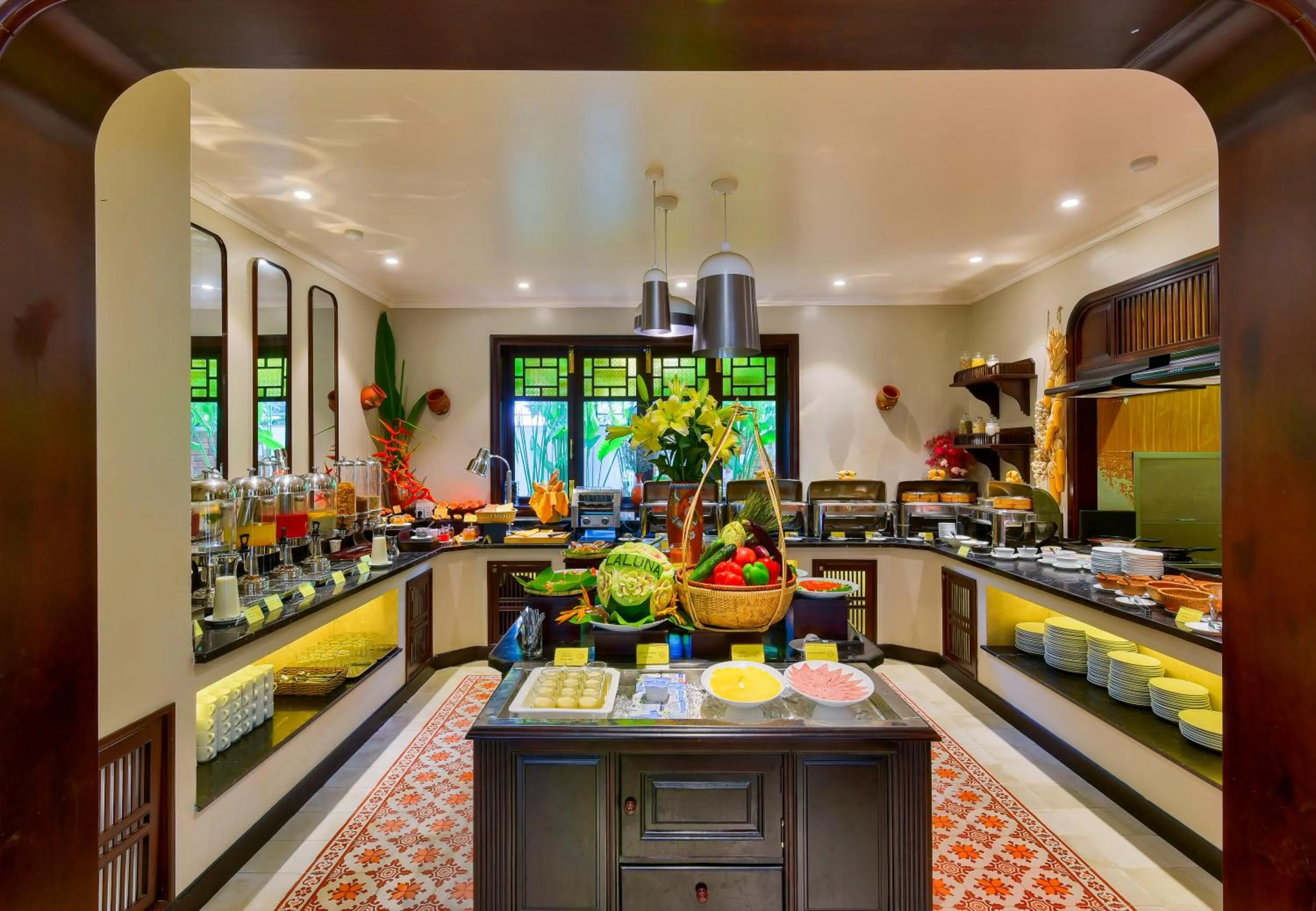 Food and drinks in Laluna Hoi An Riverside Hotel & Spa