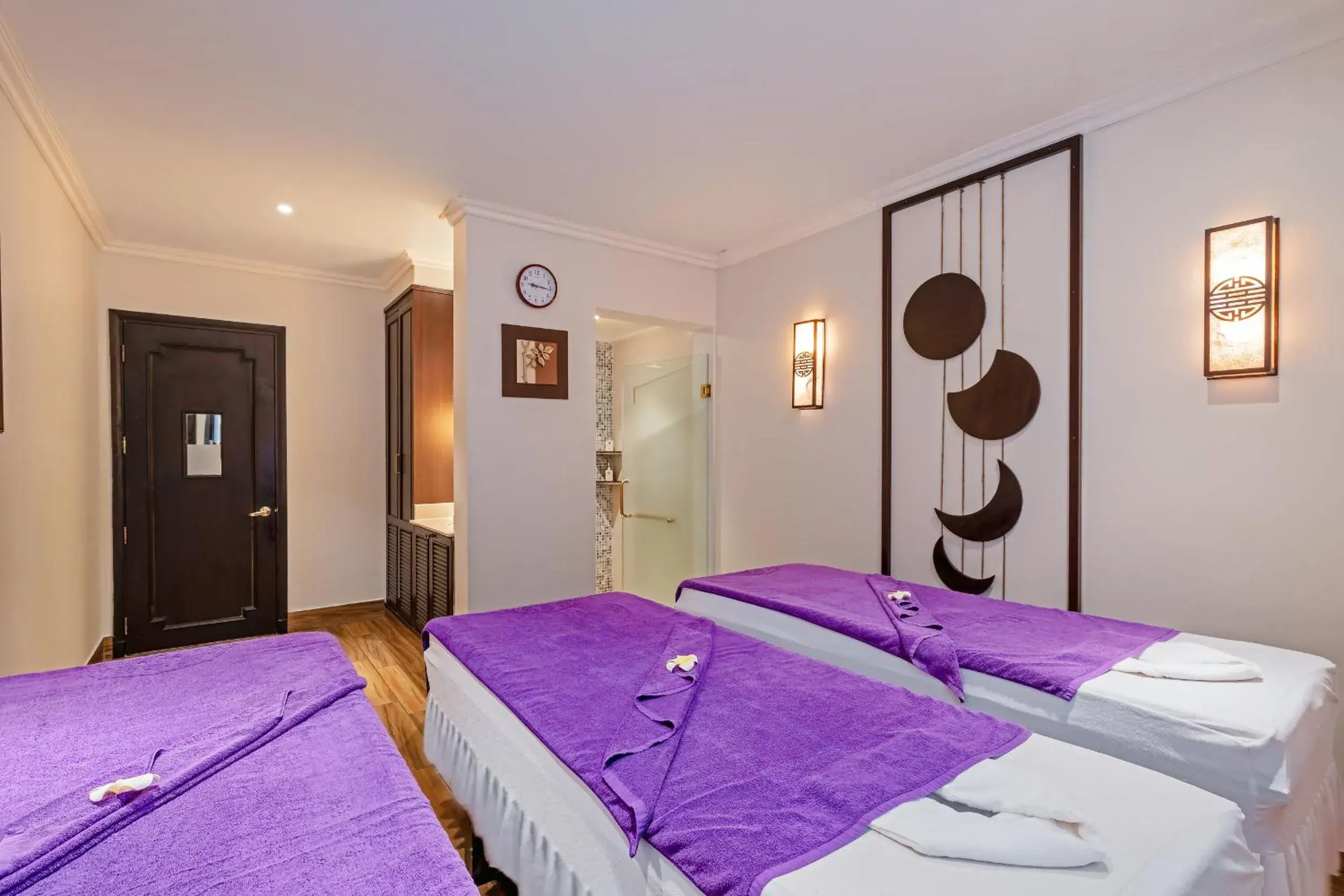 Massage, Bed in Laluna Hoi An Riverside Hotel & Spa Massage, Bed in Laluna Hoi An Riverside Hotel & Spa