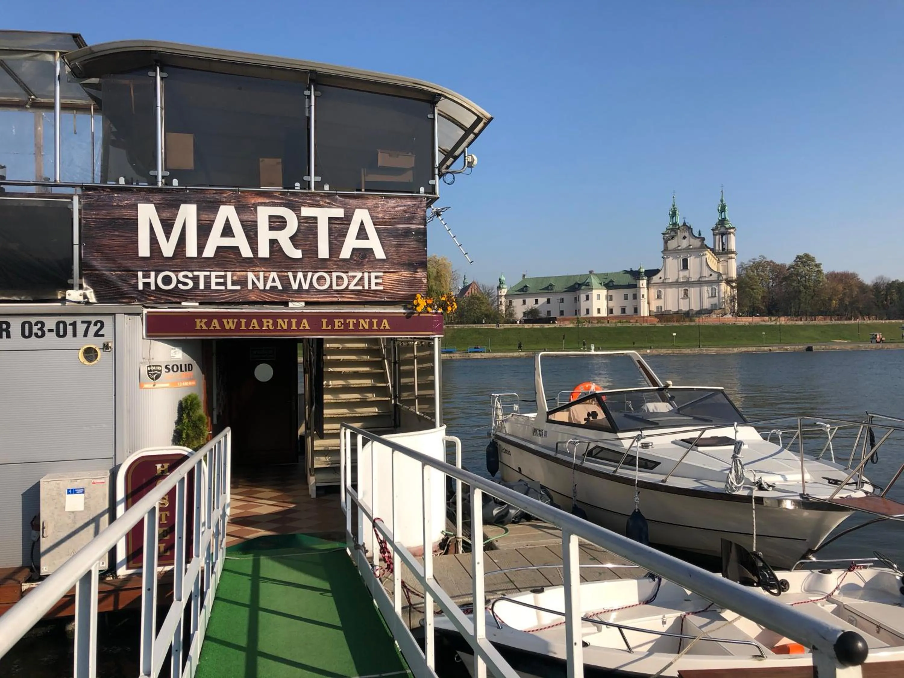 Facade/entrance in The Boat - Hostel&Chill