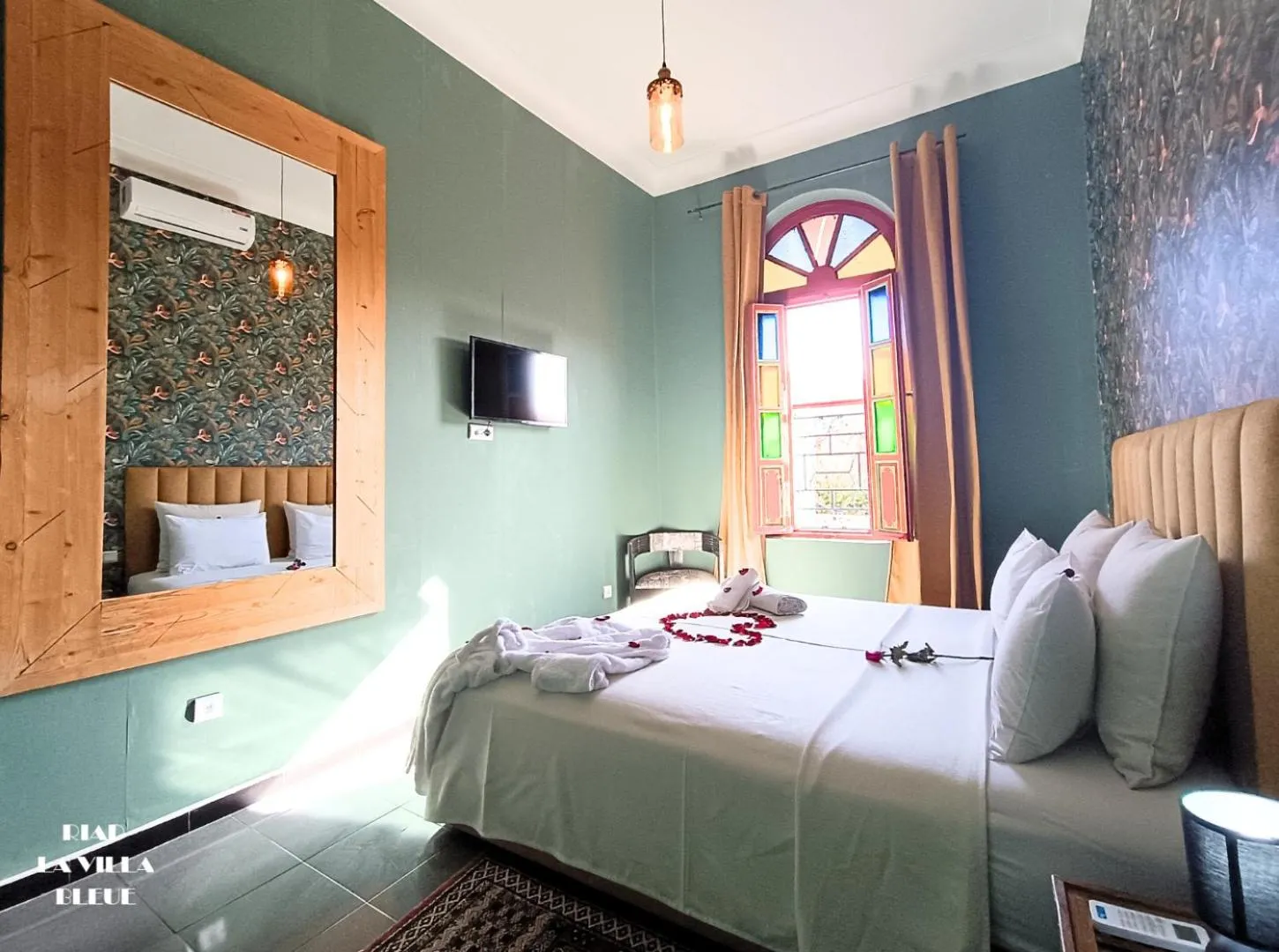 Bed in Riad la villa bleue & SPA