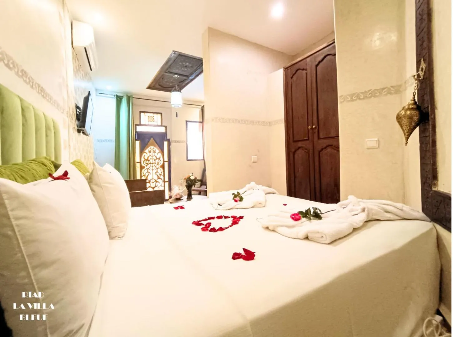 Bed in Riad la villa bleue & SPA