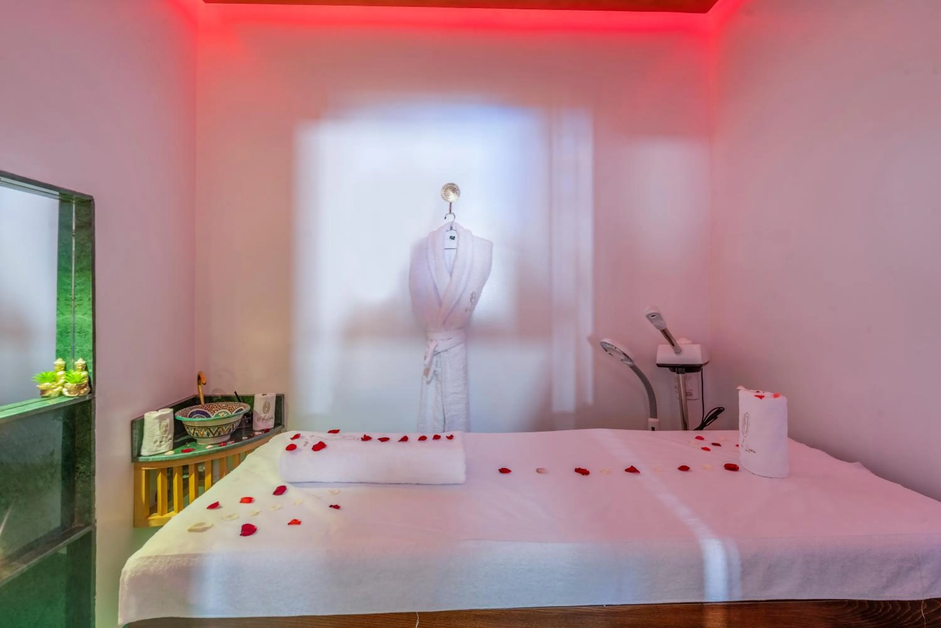 Spa and wellness centre/facilities in Riad la villa bleue & SPA