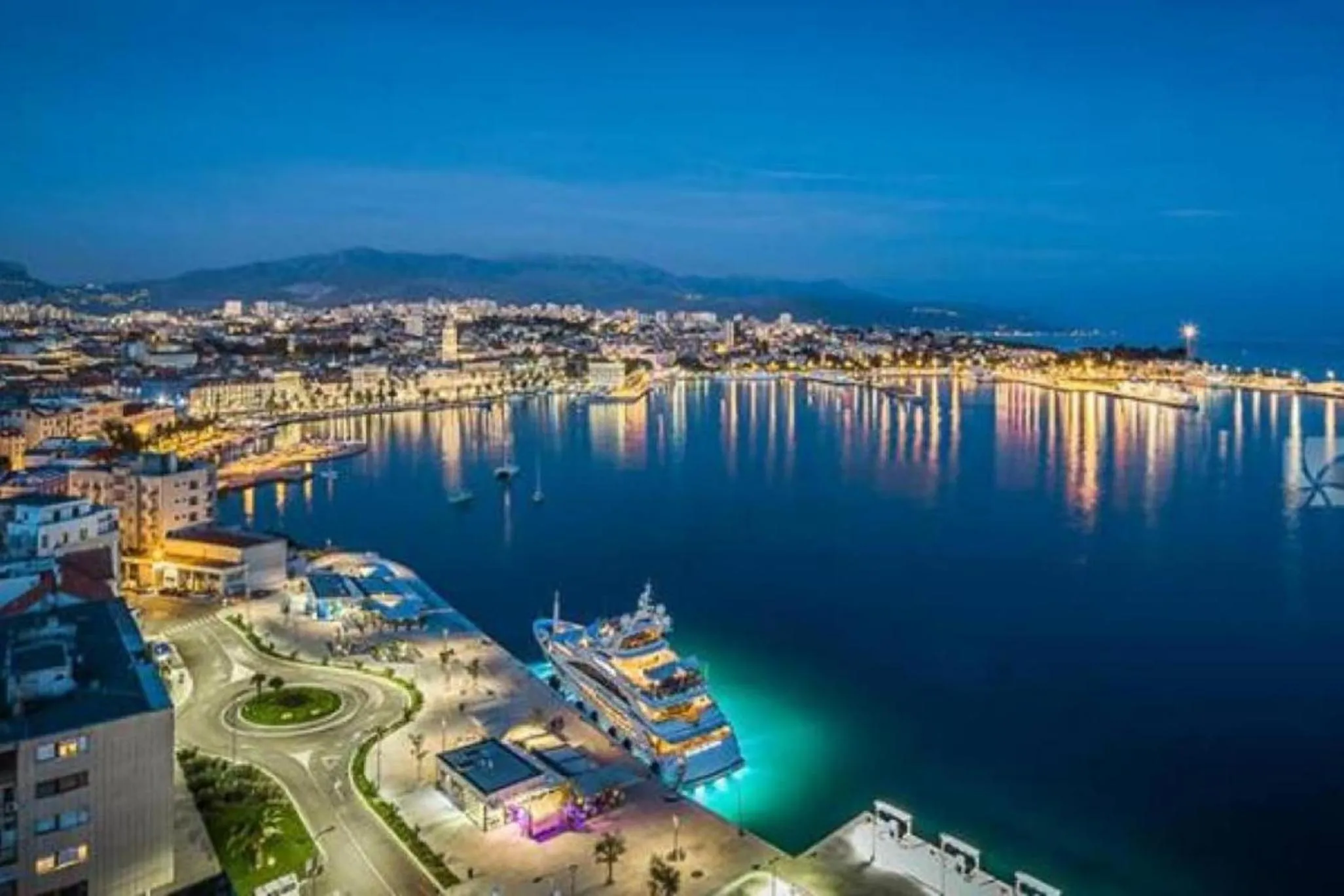 City view in Apartment Romana with a spacious terrace