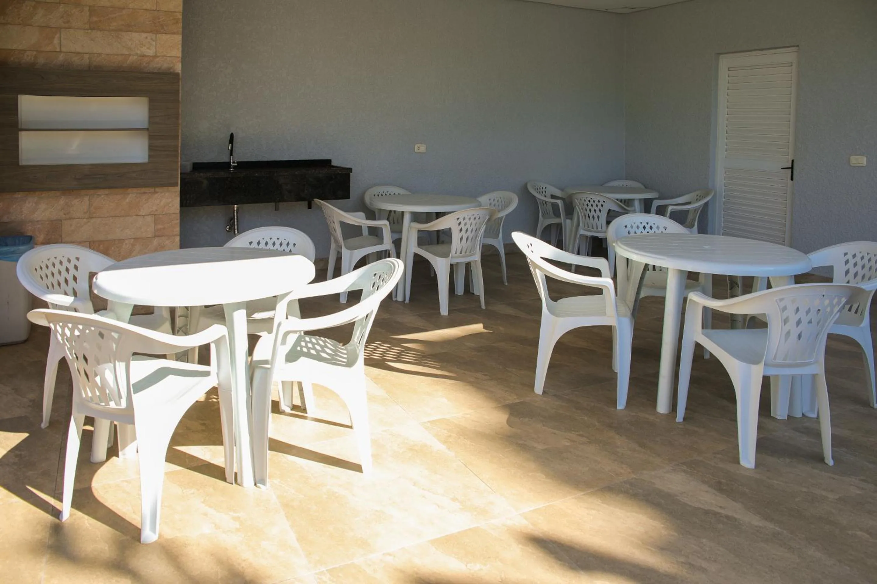 Seating area in Rede Andrade Vivaldi