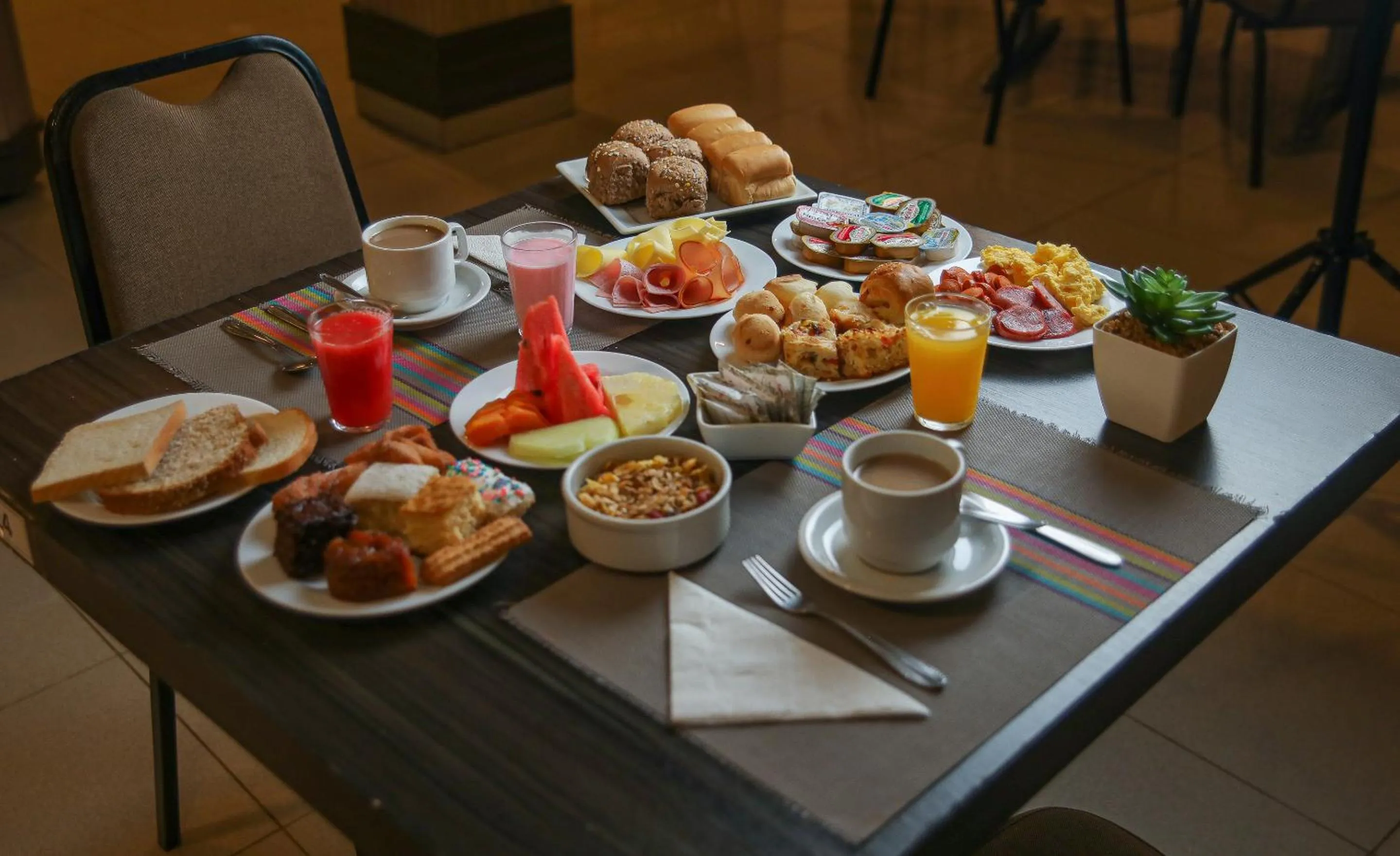 Buffet breakfast in Rede Andrade Vivaldi