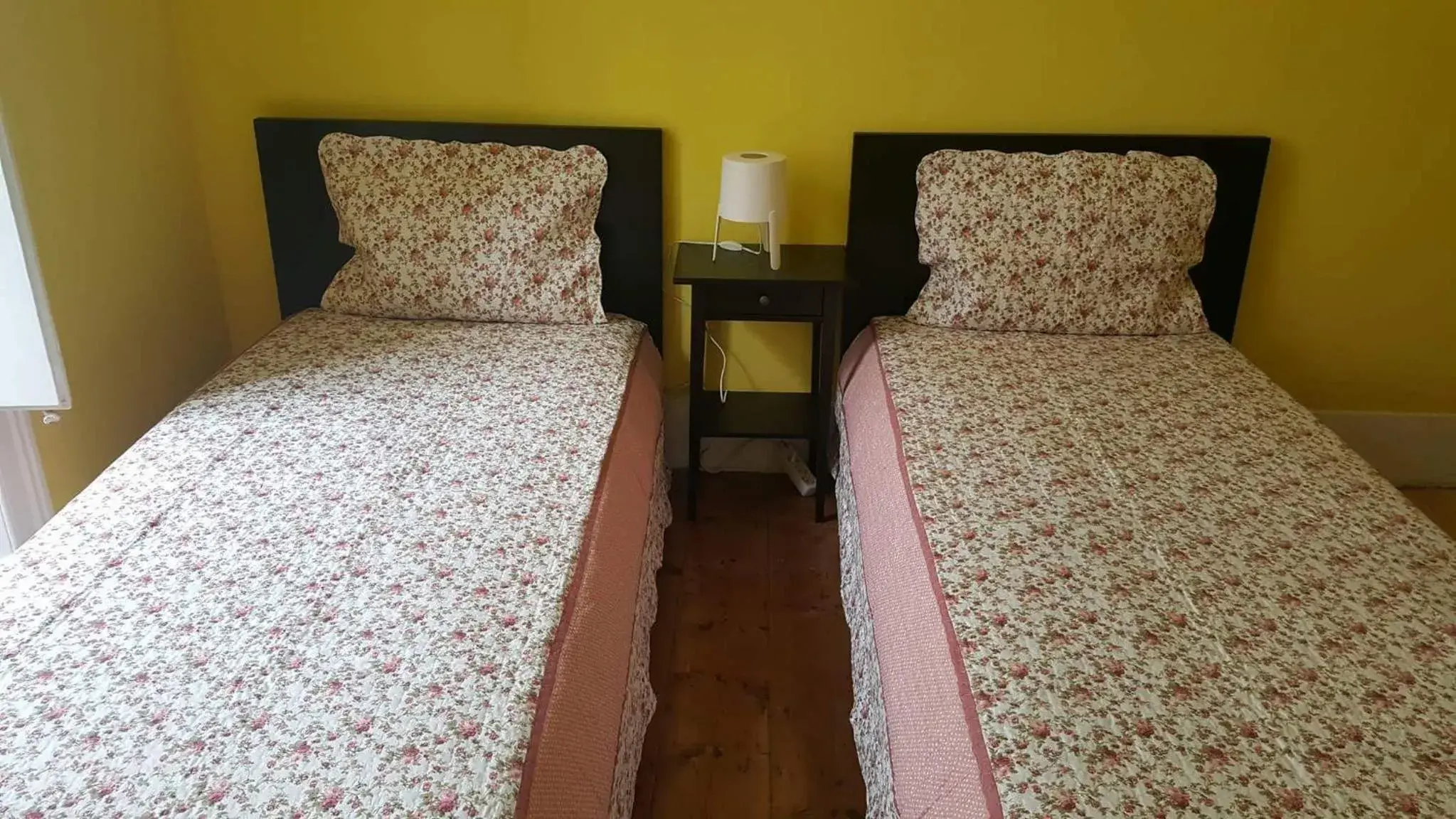 Twin Room with Shared Toilet in Cenário Catita Hostel Twin Room with Shared Toilet in Cenário Catita Hostel