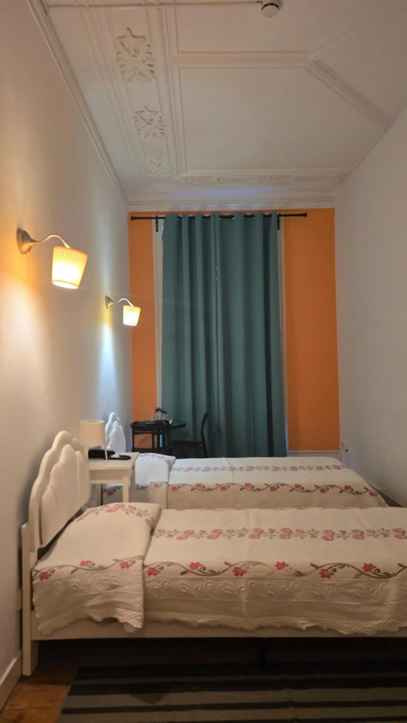 Twin Room with Bathroom in Cenário Catita Hostel Twin Room with Bathroom in Cenário Catita Hostel