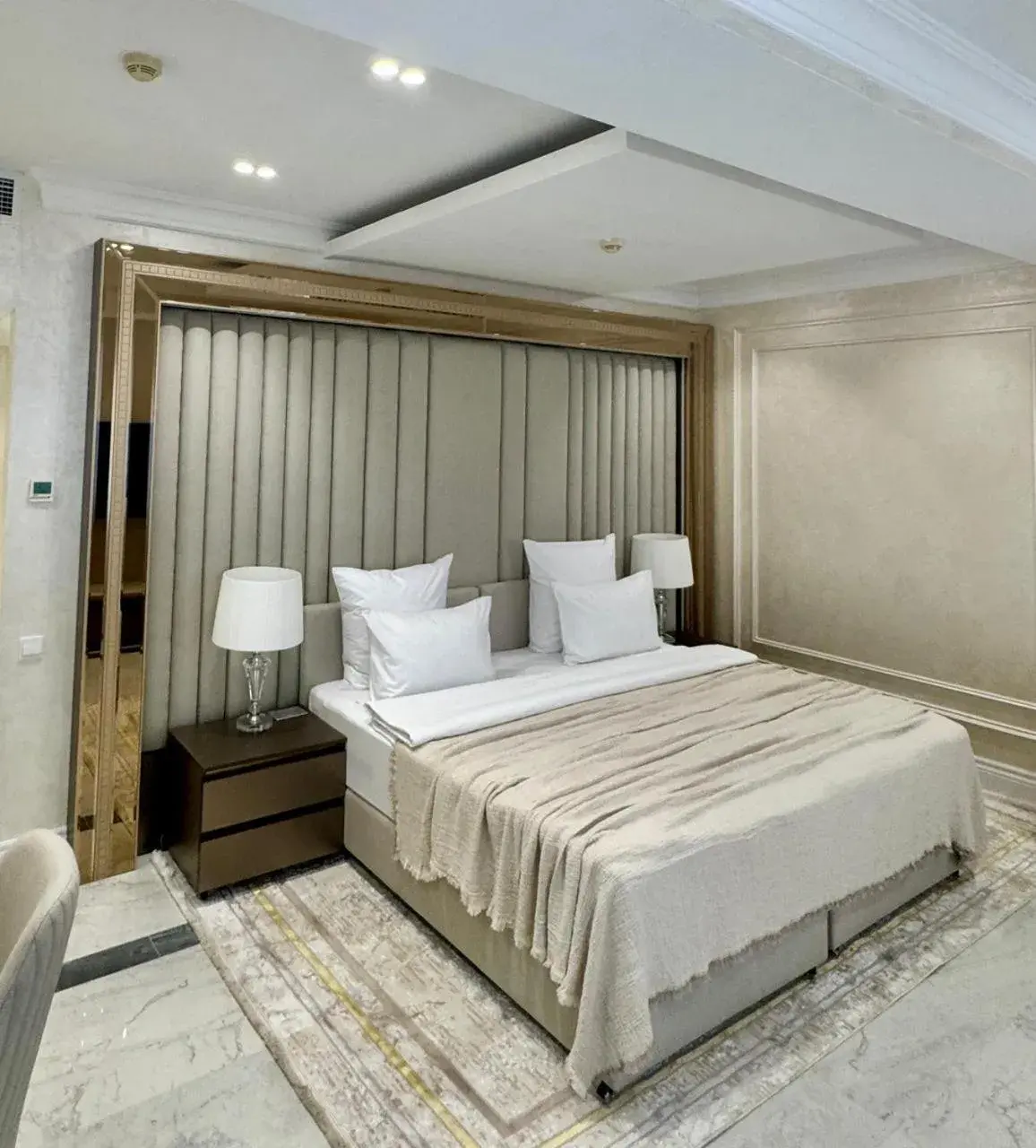 Suite with City View in Ganjali Plaza Hotel Suite with City View in Ganjali Plaza Hotel