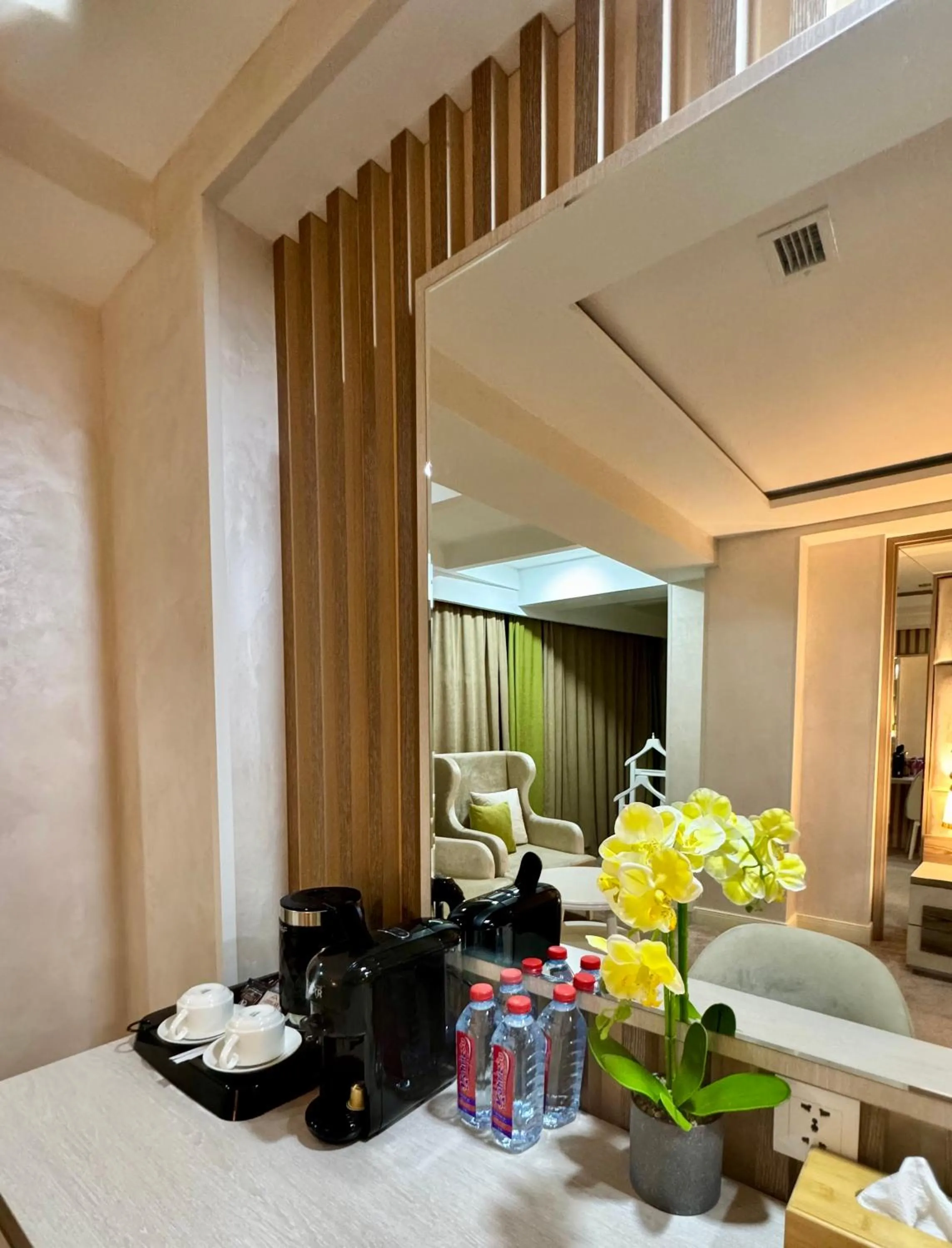 Seating area in Ganjali Plaza Hotel